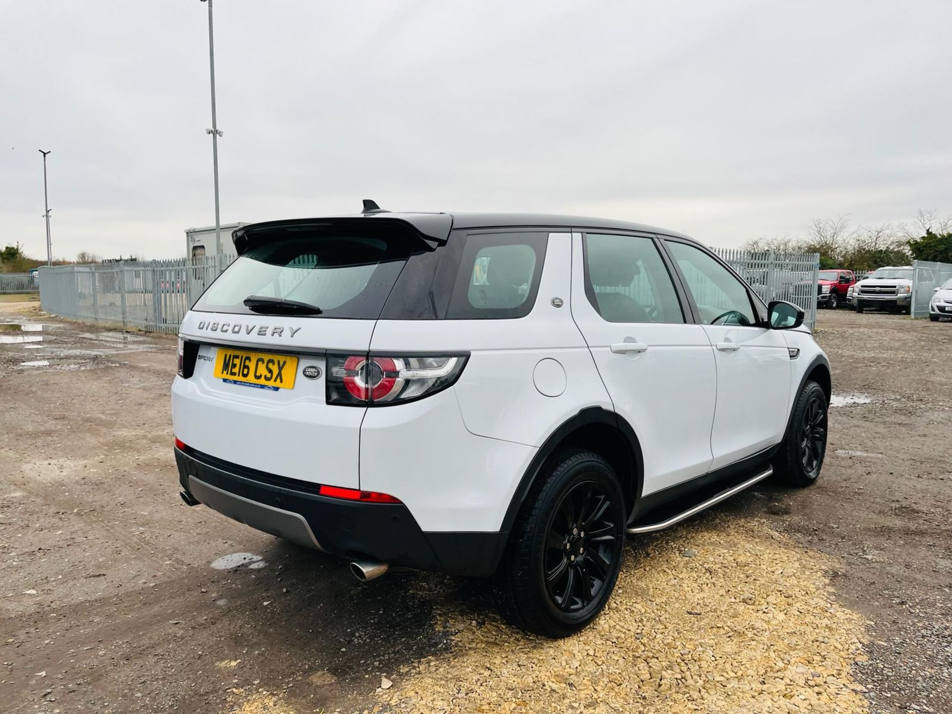 ** ON SALE ** Land Rover Discovery Sport 2.0 SE TD4 180 Automatic -2016'16 Reg' -ULEZ Compliant - Image 11 of 35