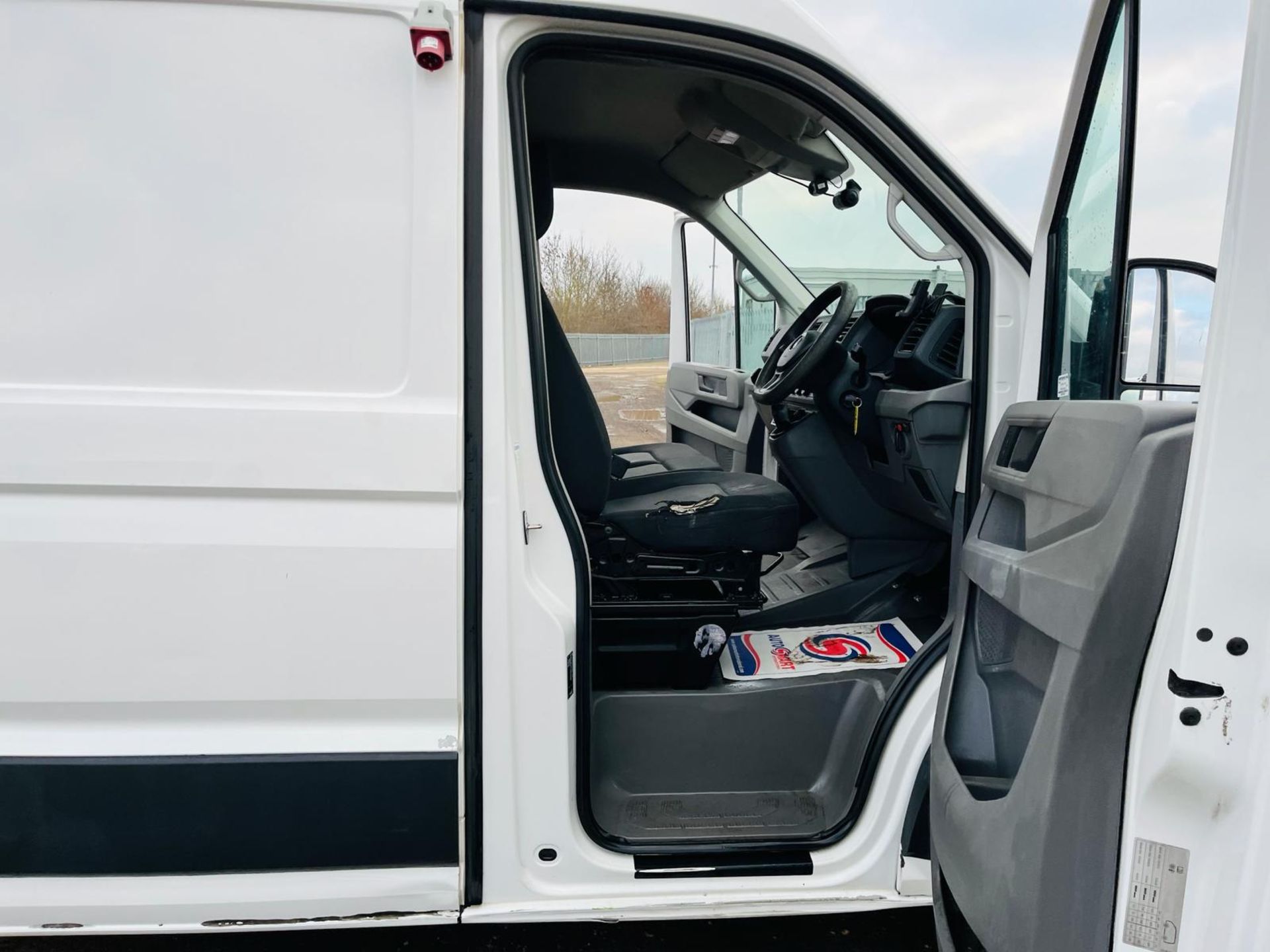 Volkswagen Crafter Cr35 Startline 140 2.0 Tdi L2H3 Fridge/Freezer 2017 '67 Reg' -ULEZ Complaint - Image 15 of 28