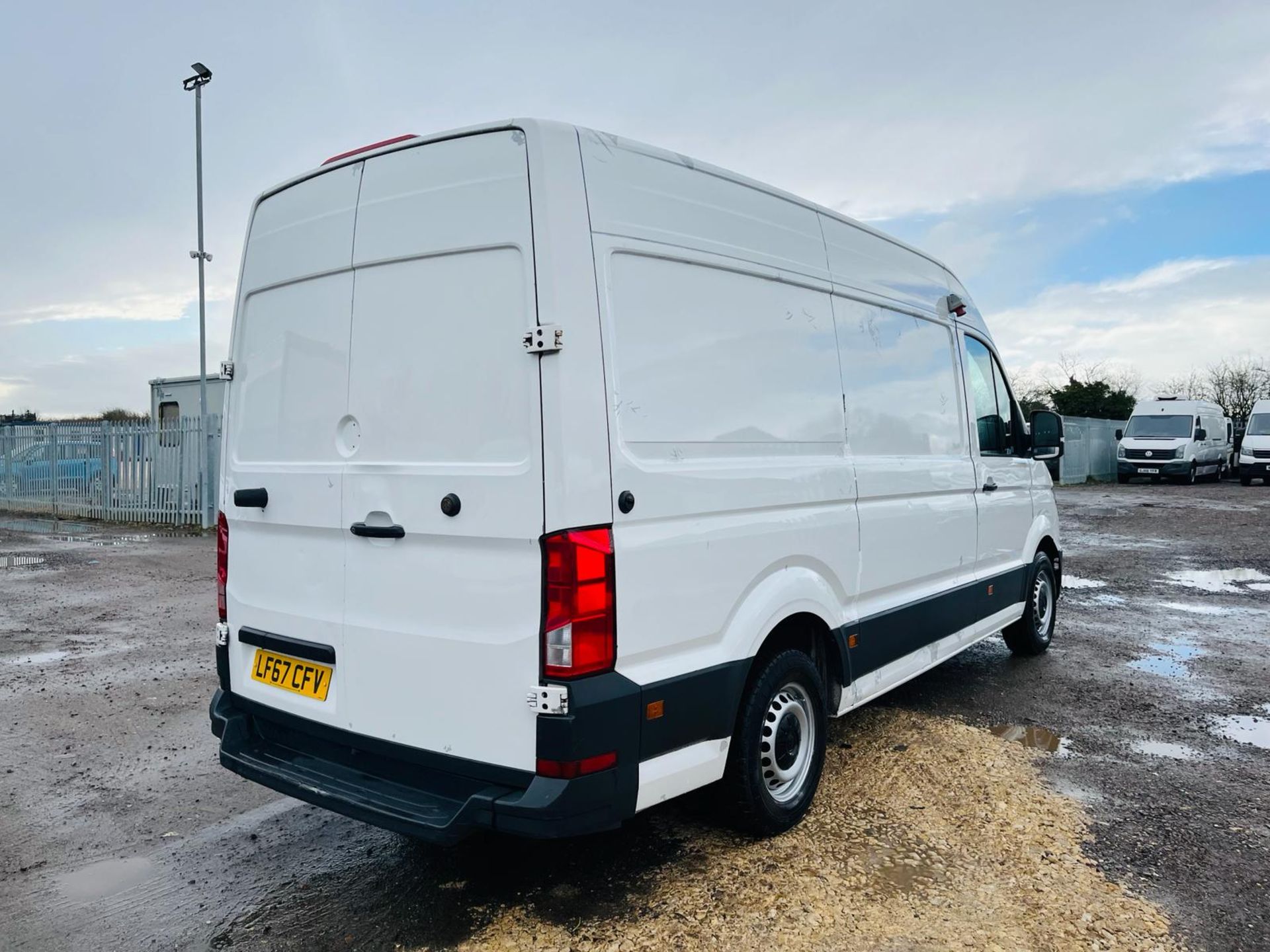 ** ON SALE ** Volkswagen Crafter Cr35 Startline 140 2.0 Tdi L2H3 Fridge/Freezer 2017 '67 Reg' - Image 12 of 28