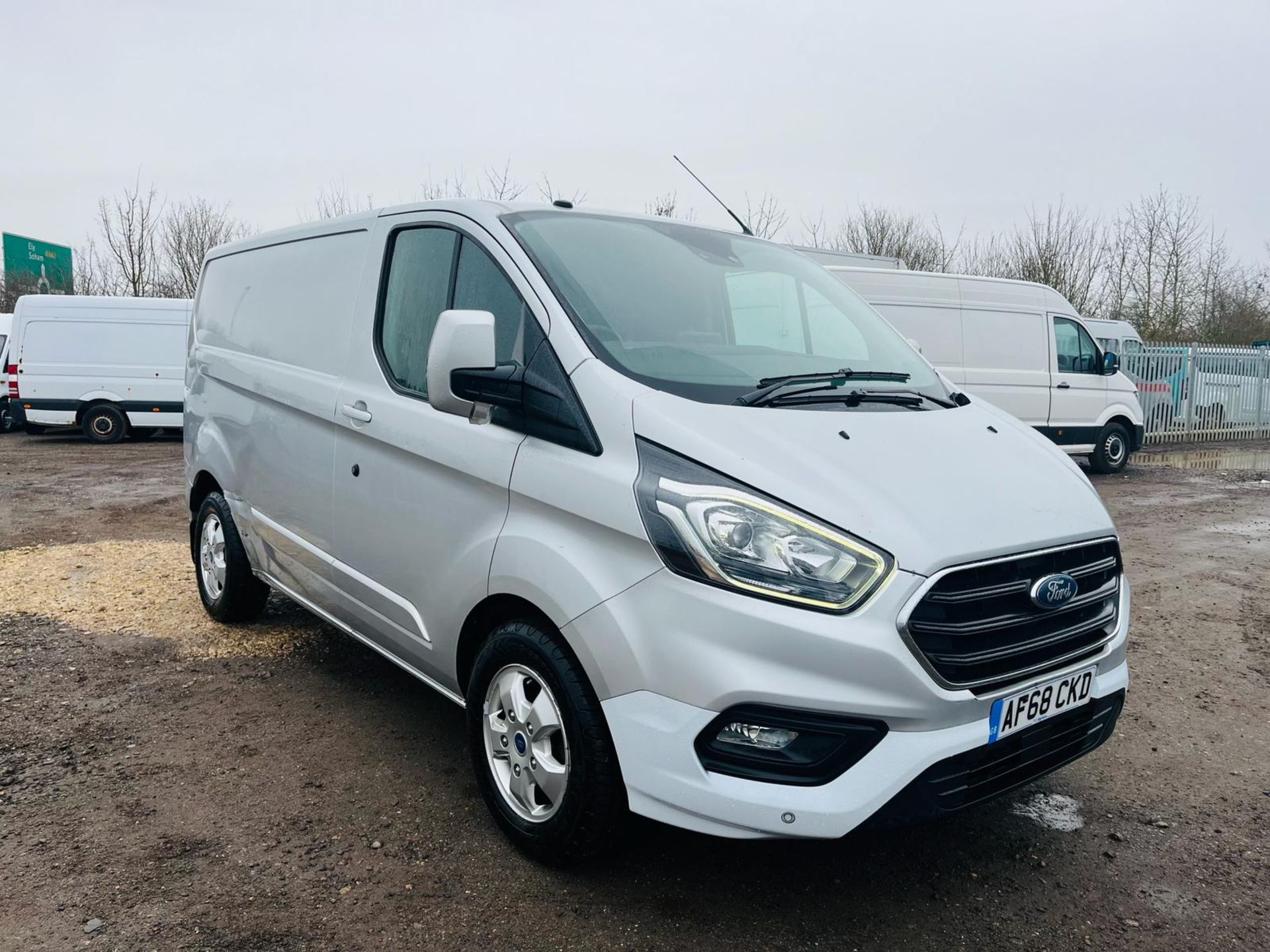 **ON SALE **Ford Transit Custom 300 Limited 2.0 Tdci 130 Ecoblue L2H1 2018 '68 Reg'- ULEZ Compliant