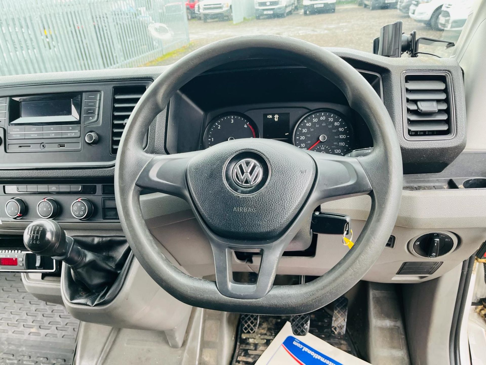 ** ON SALE ** Volkswagen Crafter Cr35 Startline 140 2.0 Tdi L2H3 Fridge/Freezer 2017 '67 Reg' - Image 18 of 28