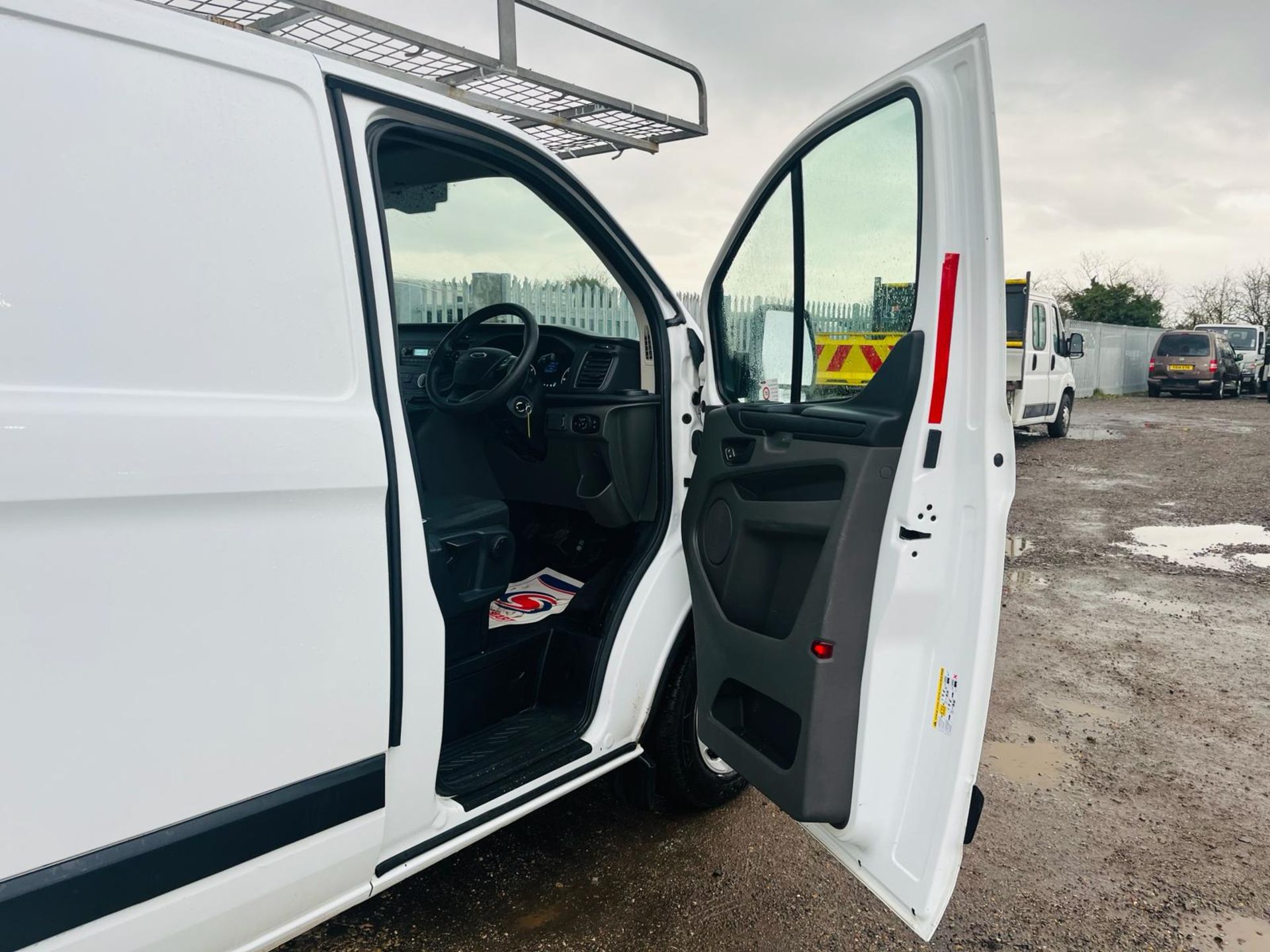 ** ON SALE ** Ford Transit Custom 300 2.0 Tdci Ecoblue 130 L1 H1 Panel Van 2018 '68 Reg' - Image 14 of 27