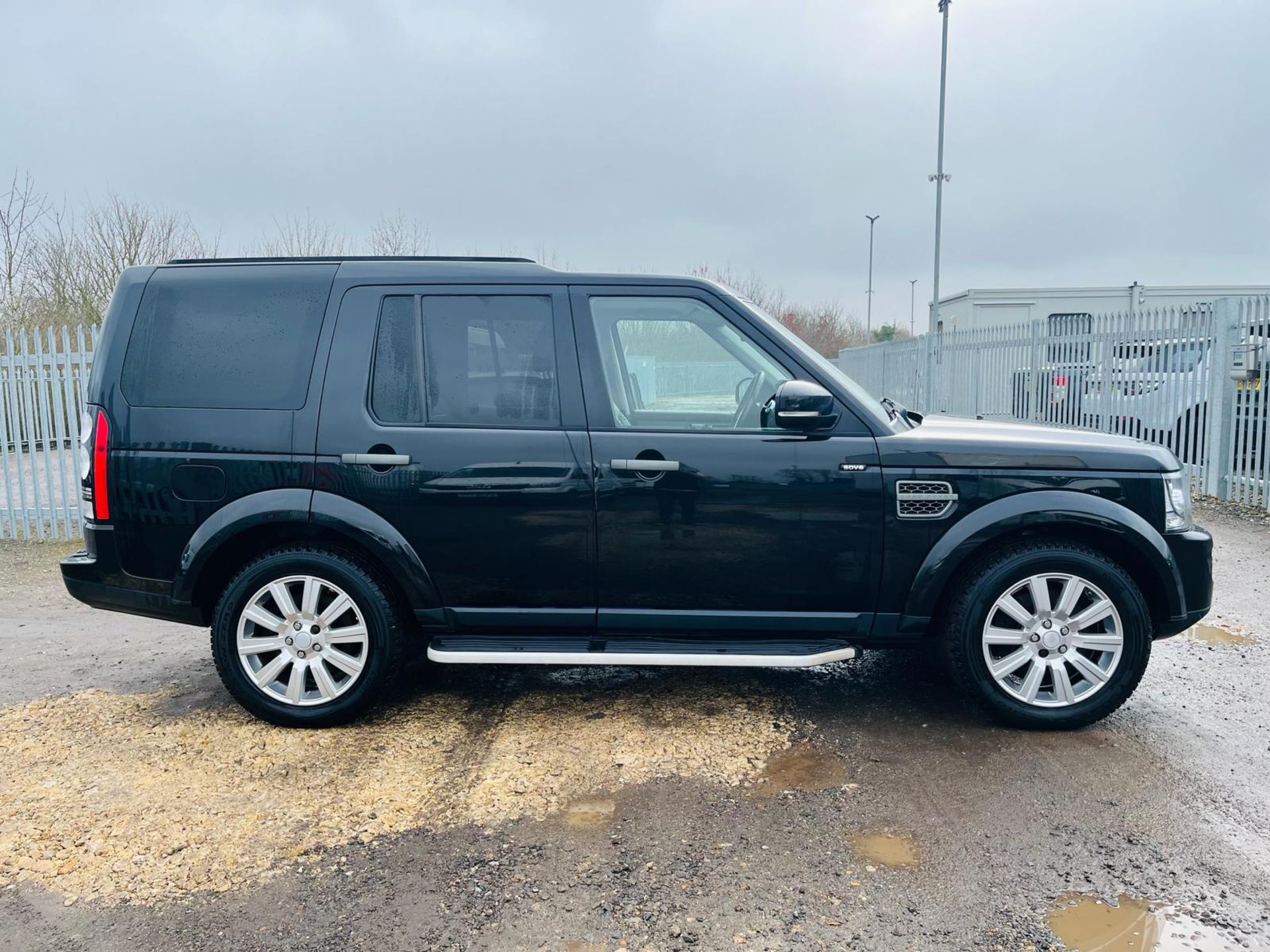 ** ON SALE ** Land Rover Discovery 4 Commercial SE SDV6 255 3.0 Automatic 2916 '16 Reg' - Image 10 of 34