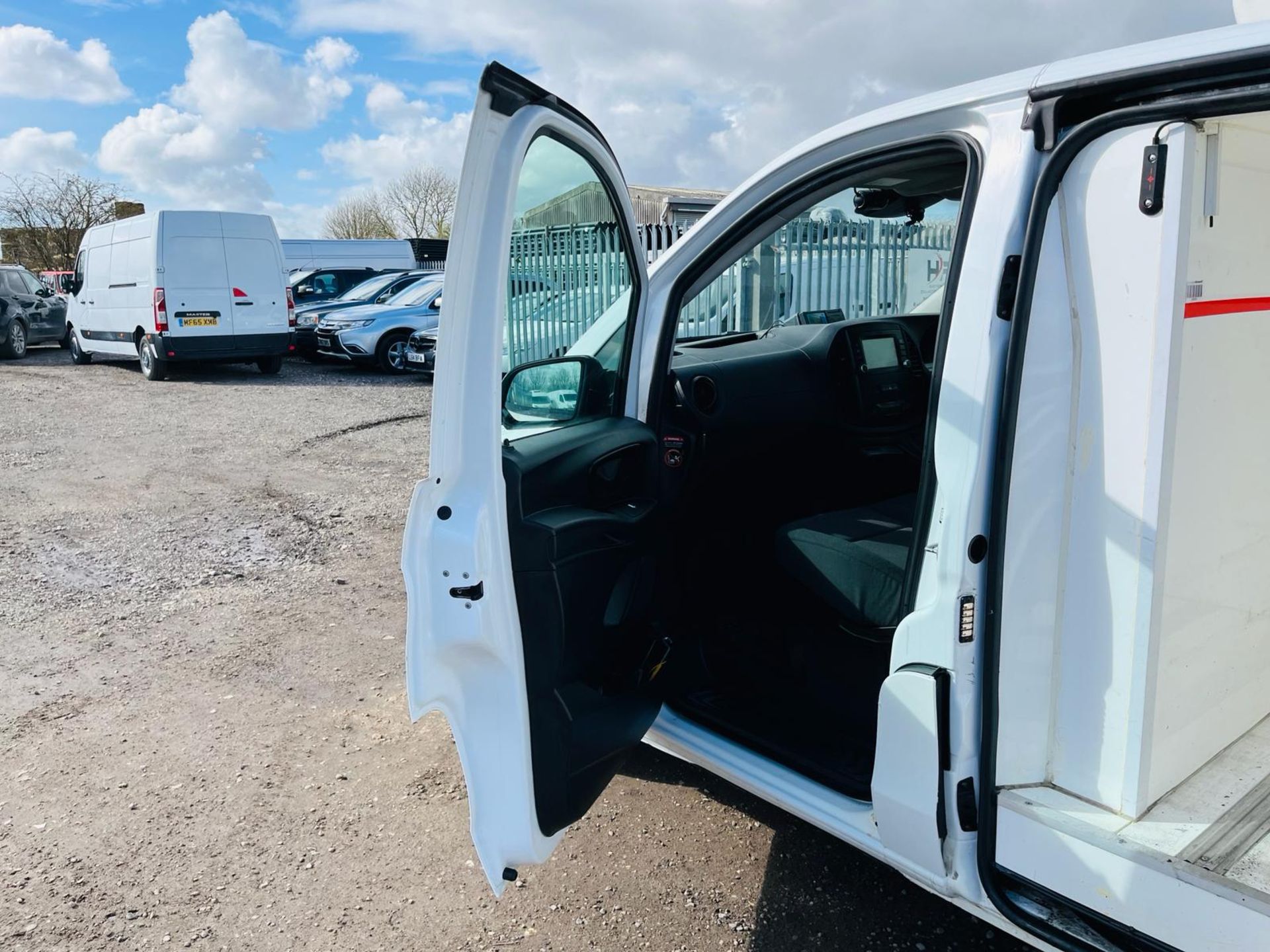 Mercedes Benz Vito 2.1 114 CDI BlueTec PURE Fridge/Freezer 2019 '69 Reg' - ULEZ Compliant - Bild 27 aus 29