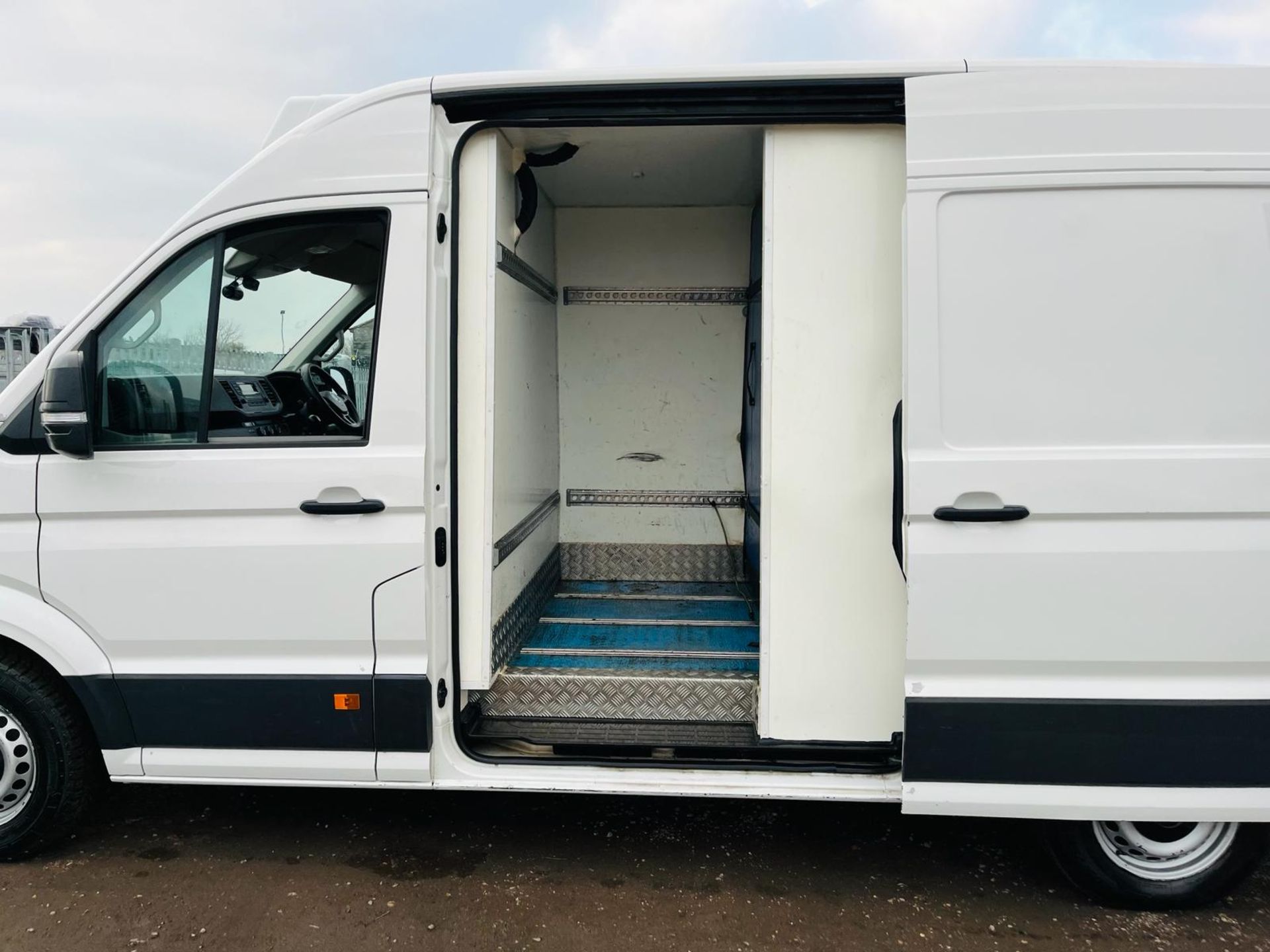 Volkswagen Crafter Cr35 Startline 140 2.0 Tdi L2H3 Fridge/Freezer 2017 '67 Reg' -ULEZ Complaint - Image 6 of 28