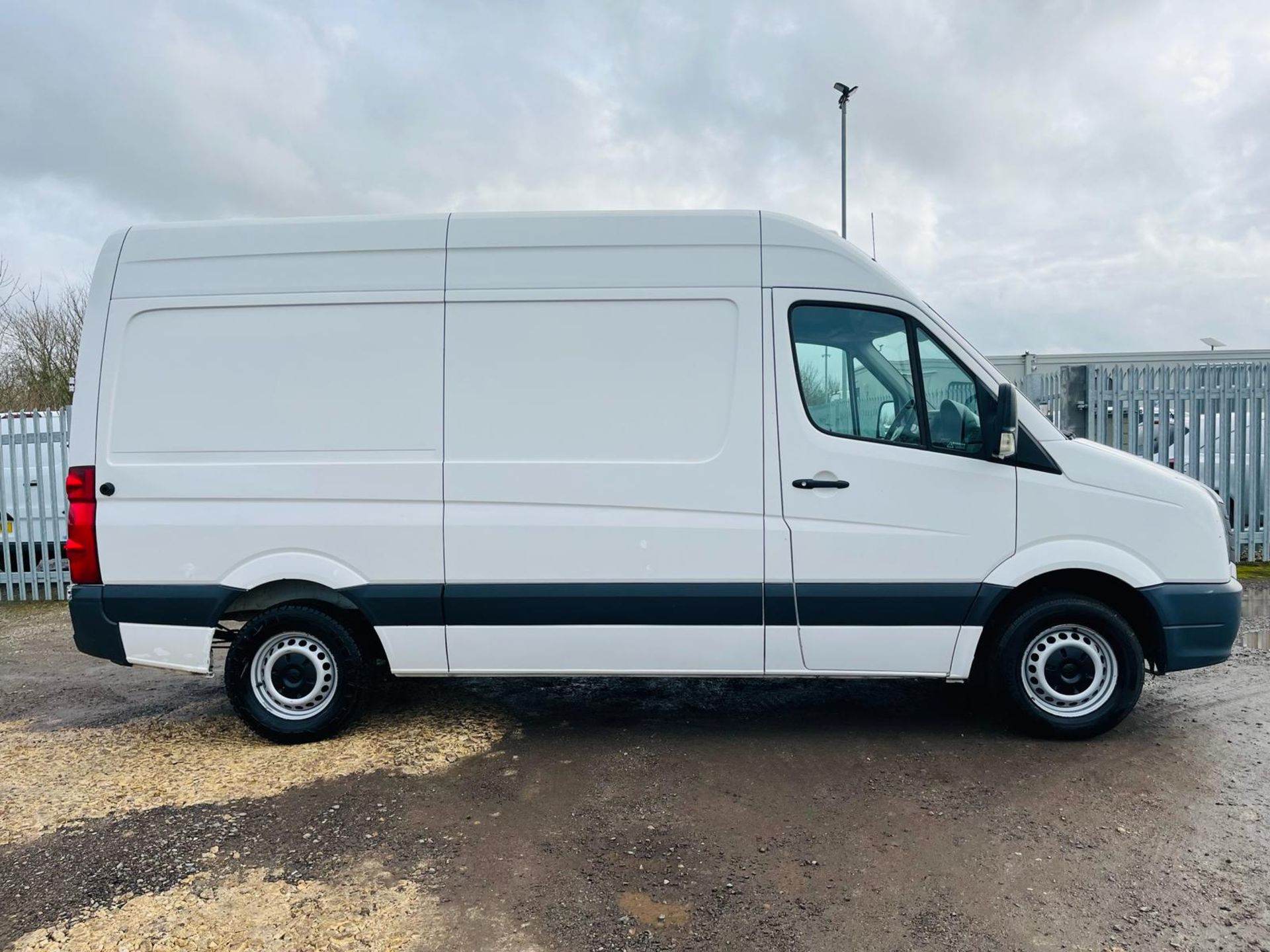 ** ON SALE ** Volkswagen Crafter 35 2.0 TDI 163 L2 H3 2015 '15 Reg' Fridge / Freezer unit - Image 11 of 25