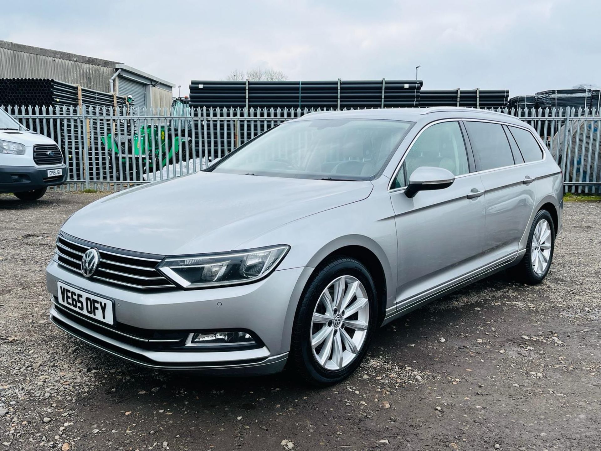 ** ON SALE ** Volkswagen Passat Estate SE Business DSG TDI 120 1.6 2016 '65 Reg' -Navigation -A/C - Image 3 of 32