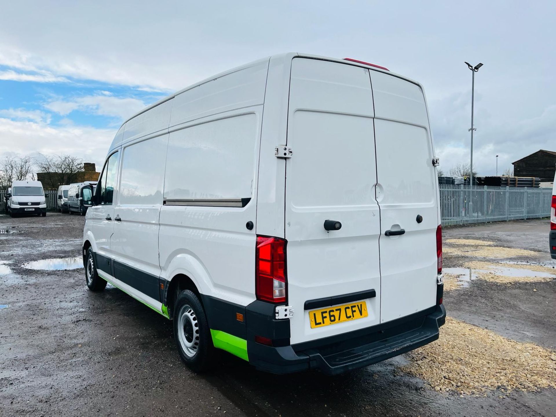 ** ON SALE ** Volkswagen Crafter Cr35 Startline 140 2.0 Tdi L2H3 Fridge/Freezer 2017 '67 Reg' - Image 7 of 28