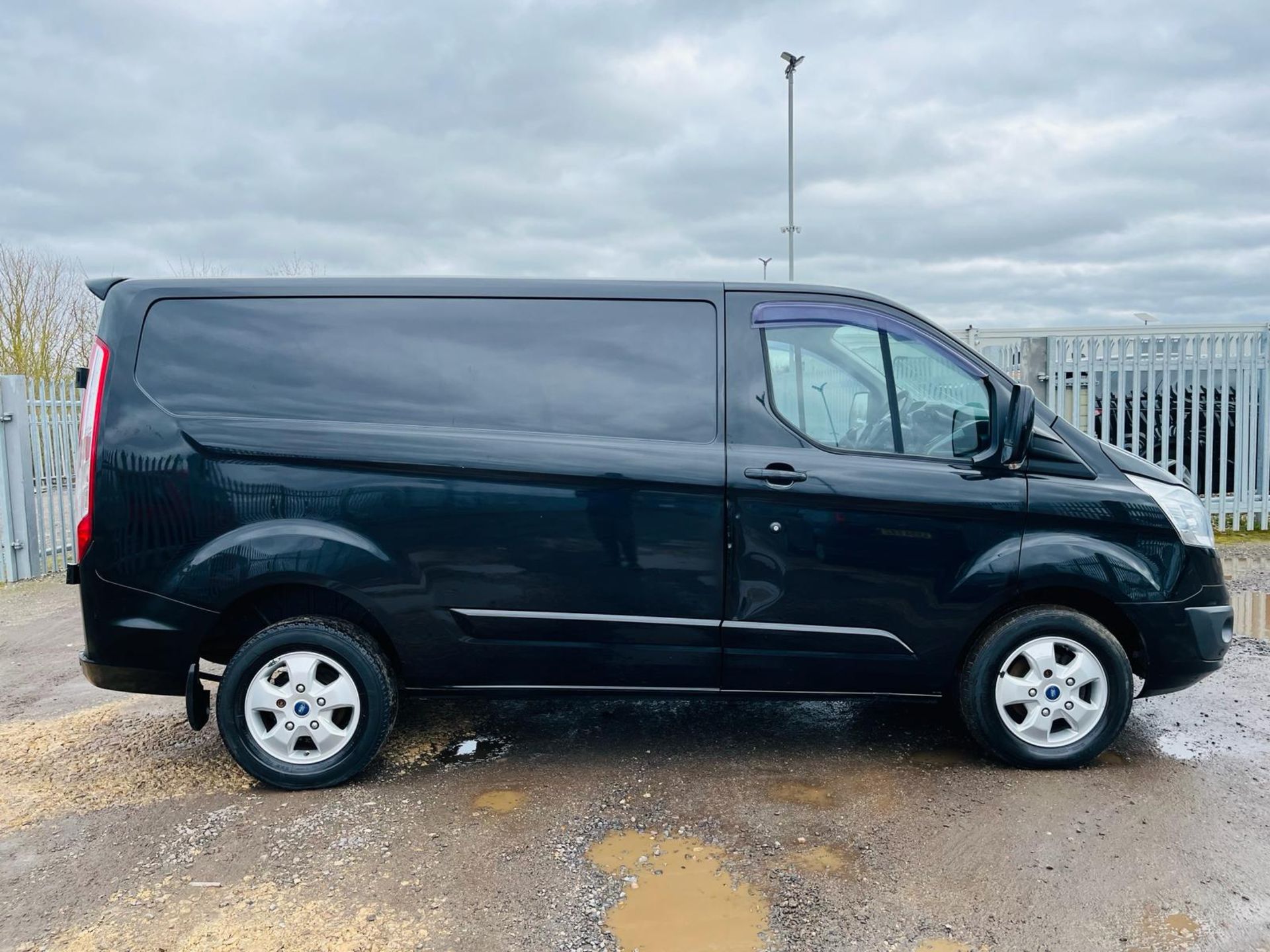 ** ON SALE ** Ford Transit Custom Limited 125 TDCI 290 L1 H1 2014 '14 Reg' - Alloy Wheels - A/C - Image 13 of 30