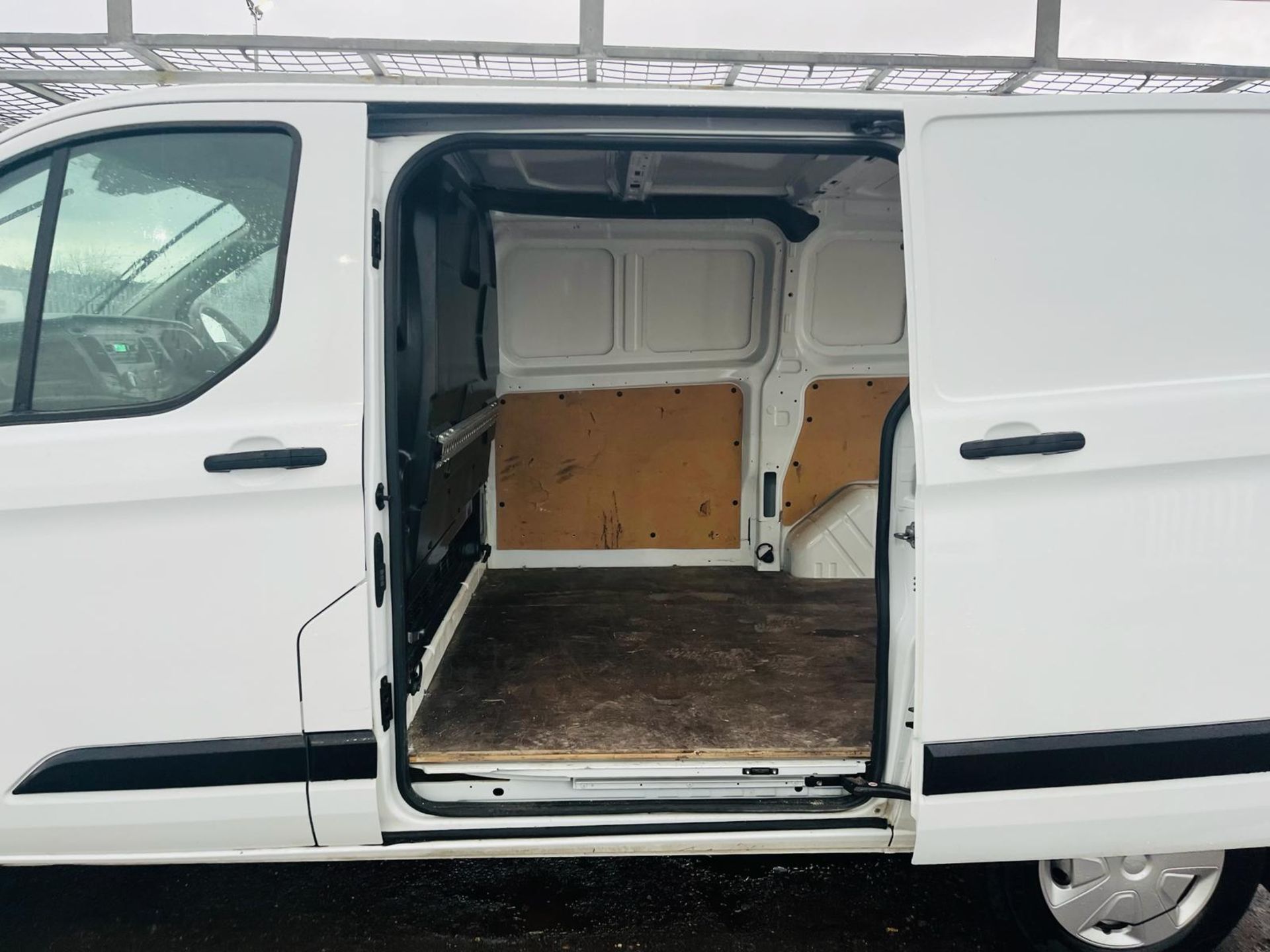 ** ON SALE ** Ford Transit Custom 300 2.0 Tdci Ecoblue 130 L1 H1 Panel Van 2018 '68 Reg' - Image 6 of 27