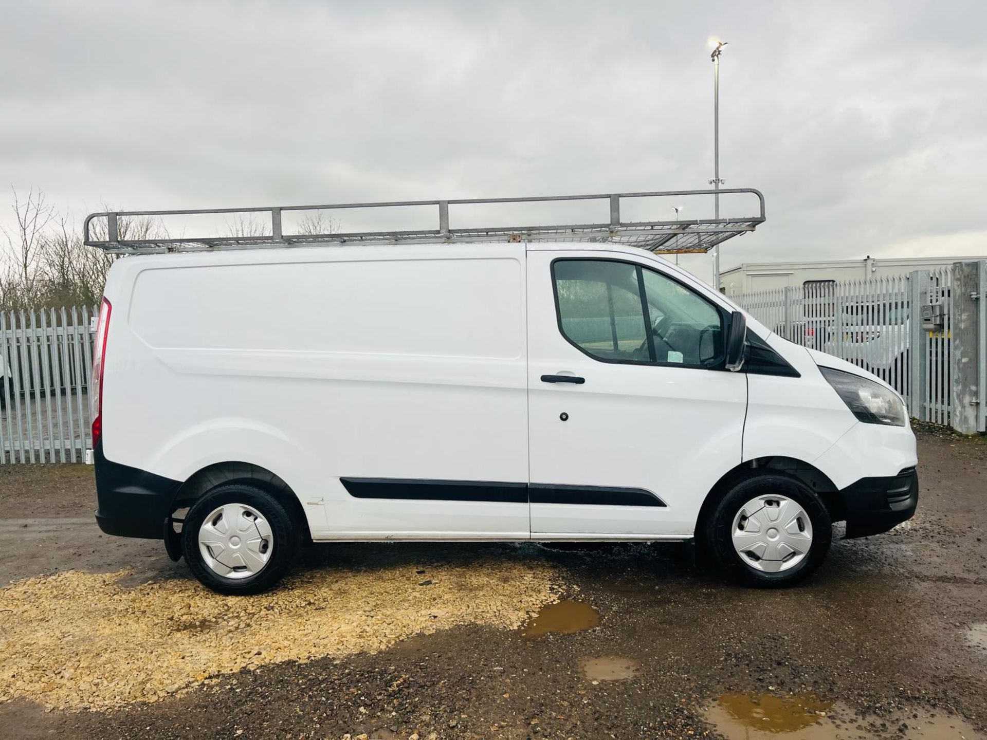 ** ON SALE ** Ford Transit Custom 300 2.0 Tdci Ecoblue 130 L1 H1 Panel Van 2018 '68 Reg' - Image 13 of 27