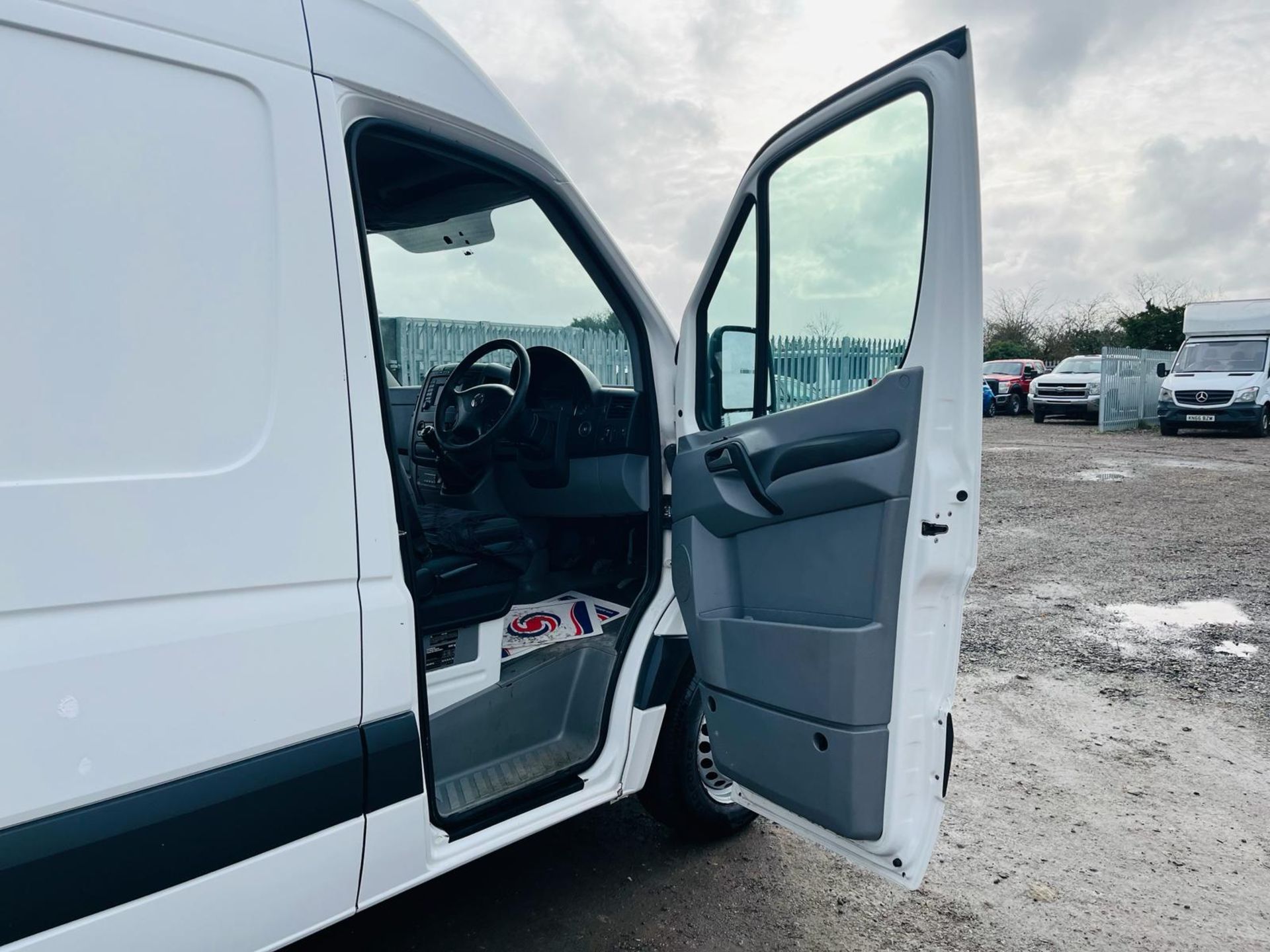 ** ON SALE ** Volkswagen Crafter 35 2.0 TDI 163 L2 H3 2015 '15 Reg' Fridge / Freezer unit - Image 12 of 25