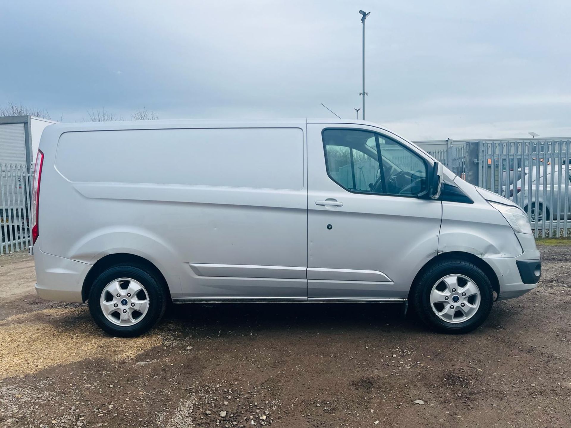 ** ON SALE ** Ford Transit Custom 130 2.0 Tdci Limited L1H1 PanelVan 2017'67 Reg'-1 Previous Owner - Image 13 of 27