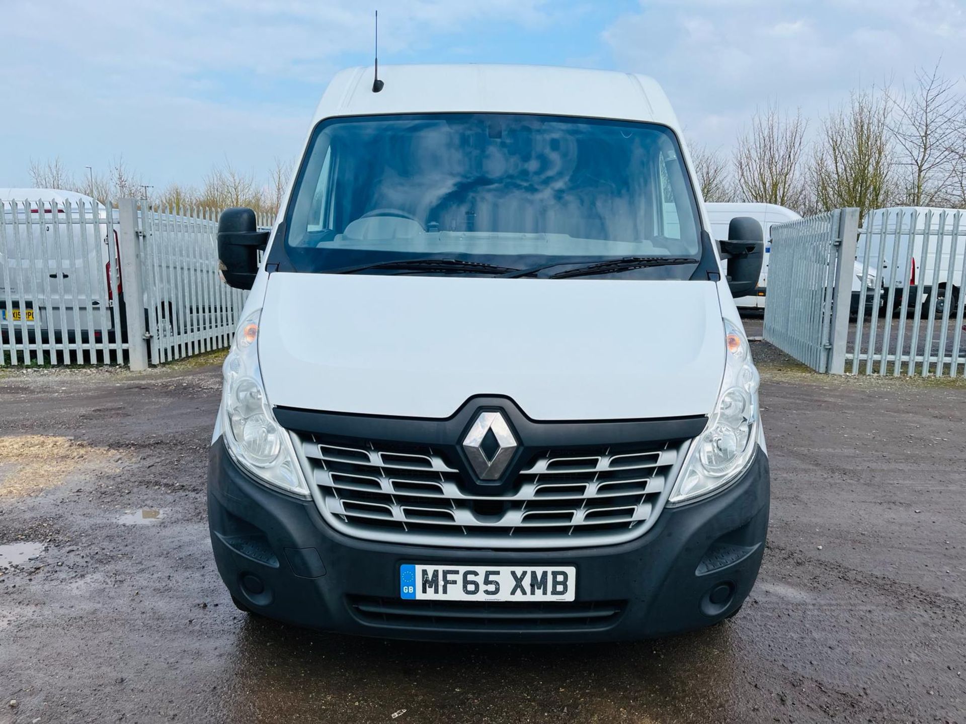 ** ON SALE ** Renault Master Business 35 2.3 Energy DCI 135 3.5T L3H2 2015 '65 Reg'-A/C - Image 2 of 27