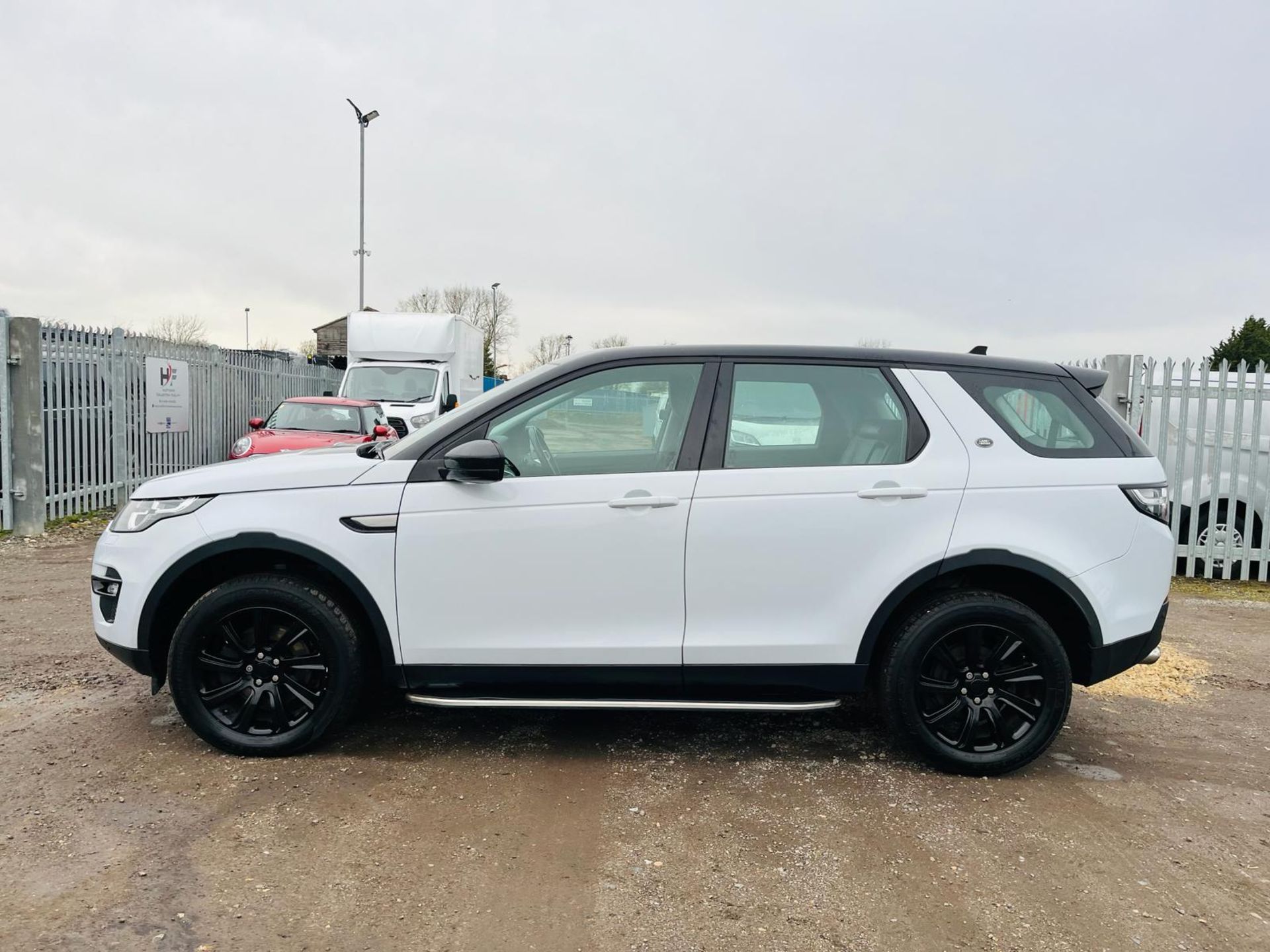 ** ON SALE ** Land Rover Discovery Sport 2.0 SE TD4 180 Automatic -2016'16 Reg' -ULEZ Compliant - Image 4 of 35