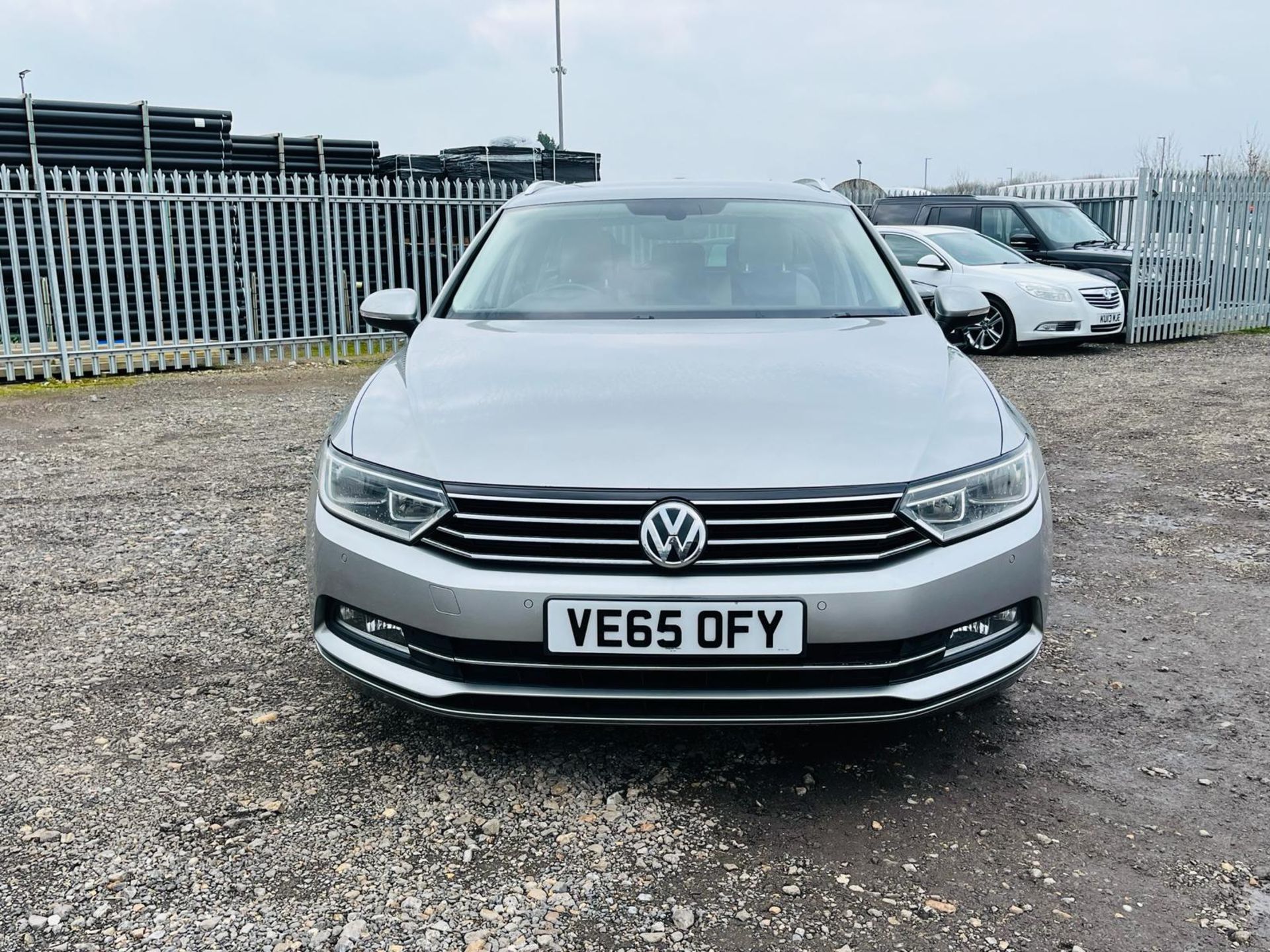 ** ON SALE ** Volkswagen Passat Estate SE Business DSG TDI 120 1.6 2016 '65 Reg' -Navigation -A/C - Image 2 of 32