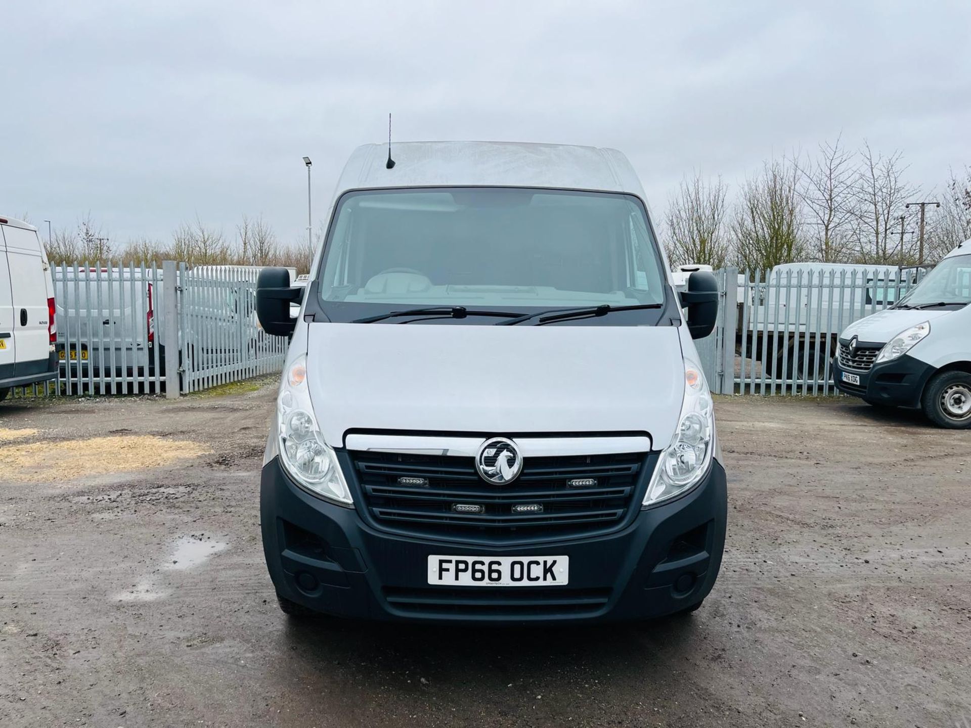 Vauxhall Movano 2.3 CDTI RWD B/T 136 E/F HD L4 H2 2017 '66 Reg' Twin Rear Axle-Sat Nav- RARE 3.5 Ton - Bild 2 aus 27