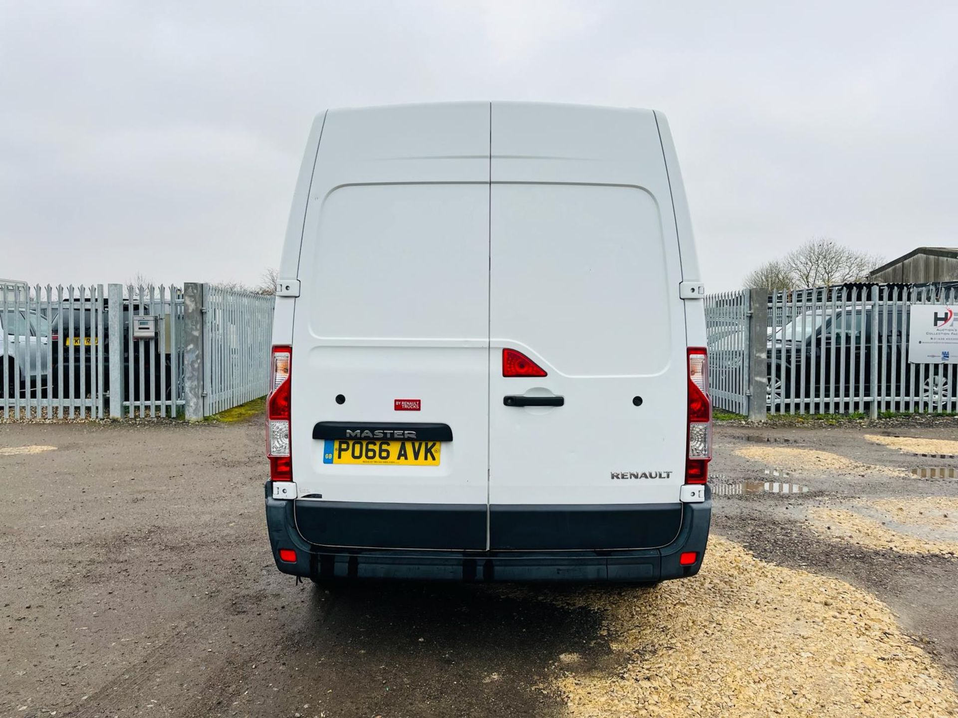 ** ON SALE ** Renault Master 125.35 Fridge/Freezer L3H2-ULEZ Compliant-1 Former Keeper - Image 10 of 29