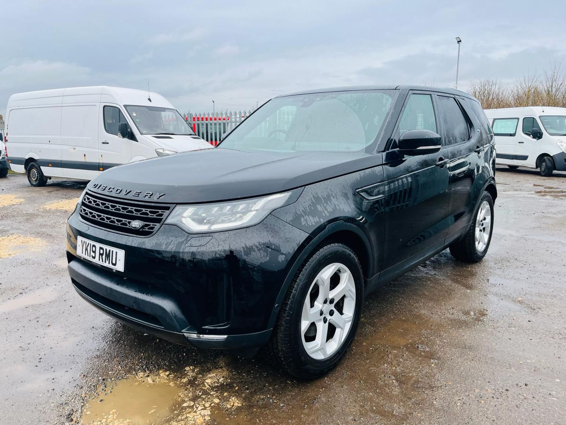 Land Rover Discovery SD4 HSE Edition 4WD Auto 2019 '19 Reg' Commercial - Sat Nav - A/C - Image 3 of 33