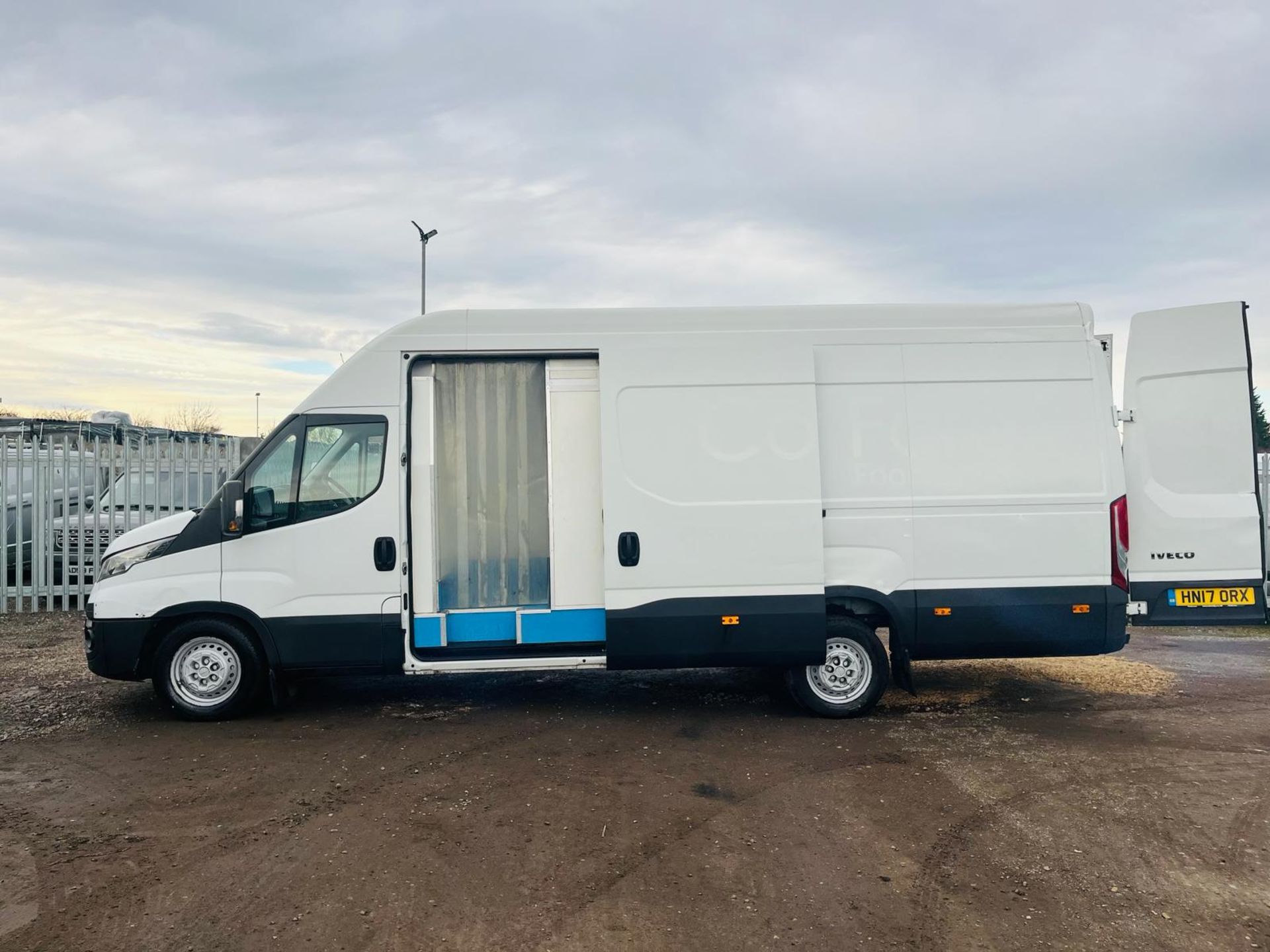 ** ON SALE ** Iveco Daily 2.3 HD 35S13 L3 H3 2017'17 Reg' Fridge/Freezer Unit - **RARE** - Image 5 of 28