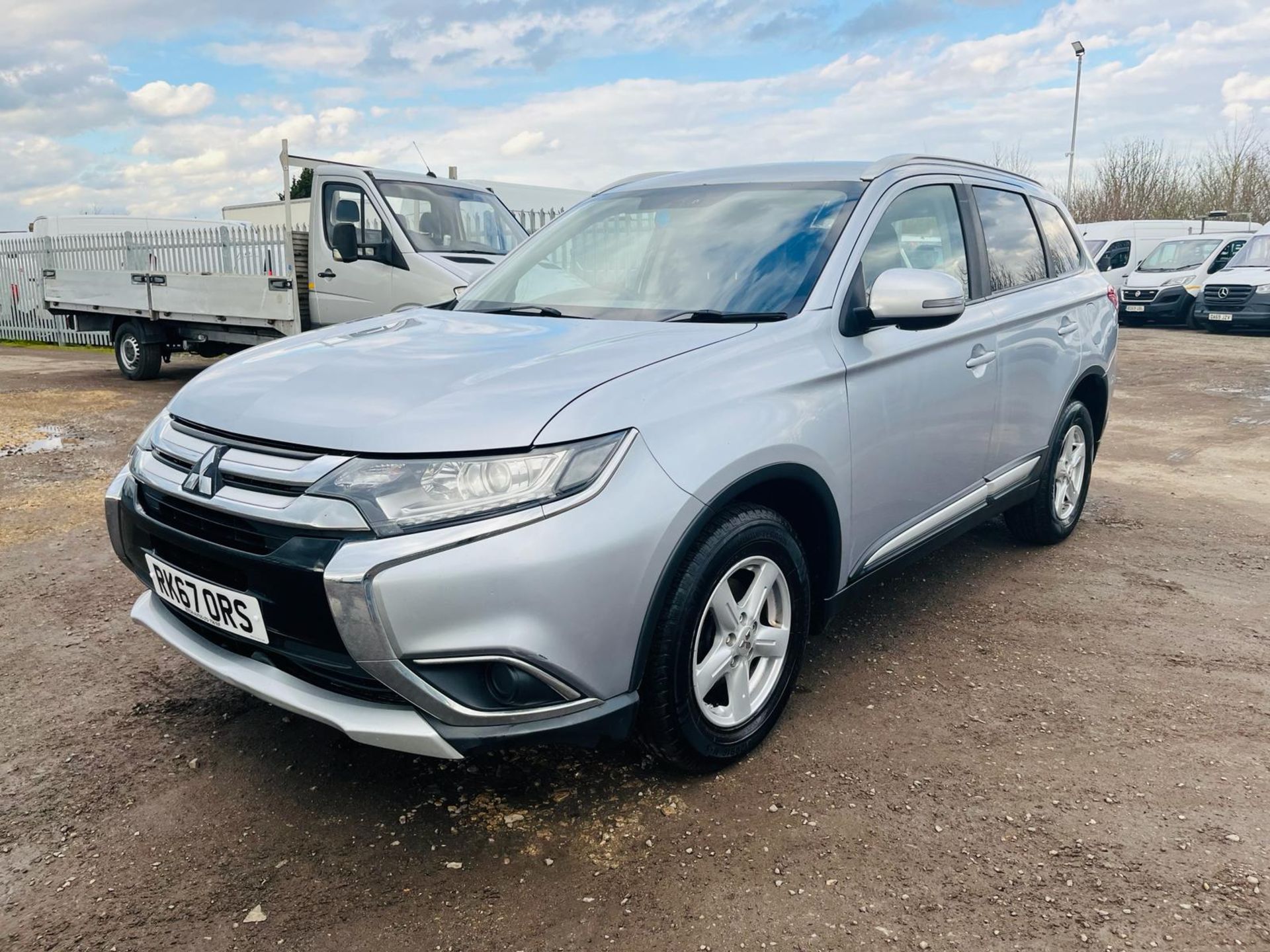 **ON SALE**Mitsubishi Outlander Commercial 2.3 Di-D 147 4WD Van 2017 '67 Reg'-Tow Bar- A/C - Image 3 of 31