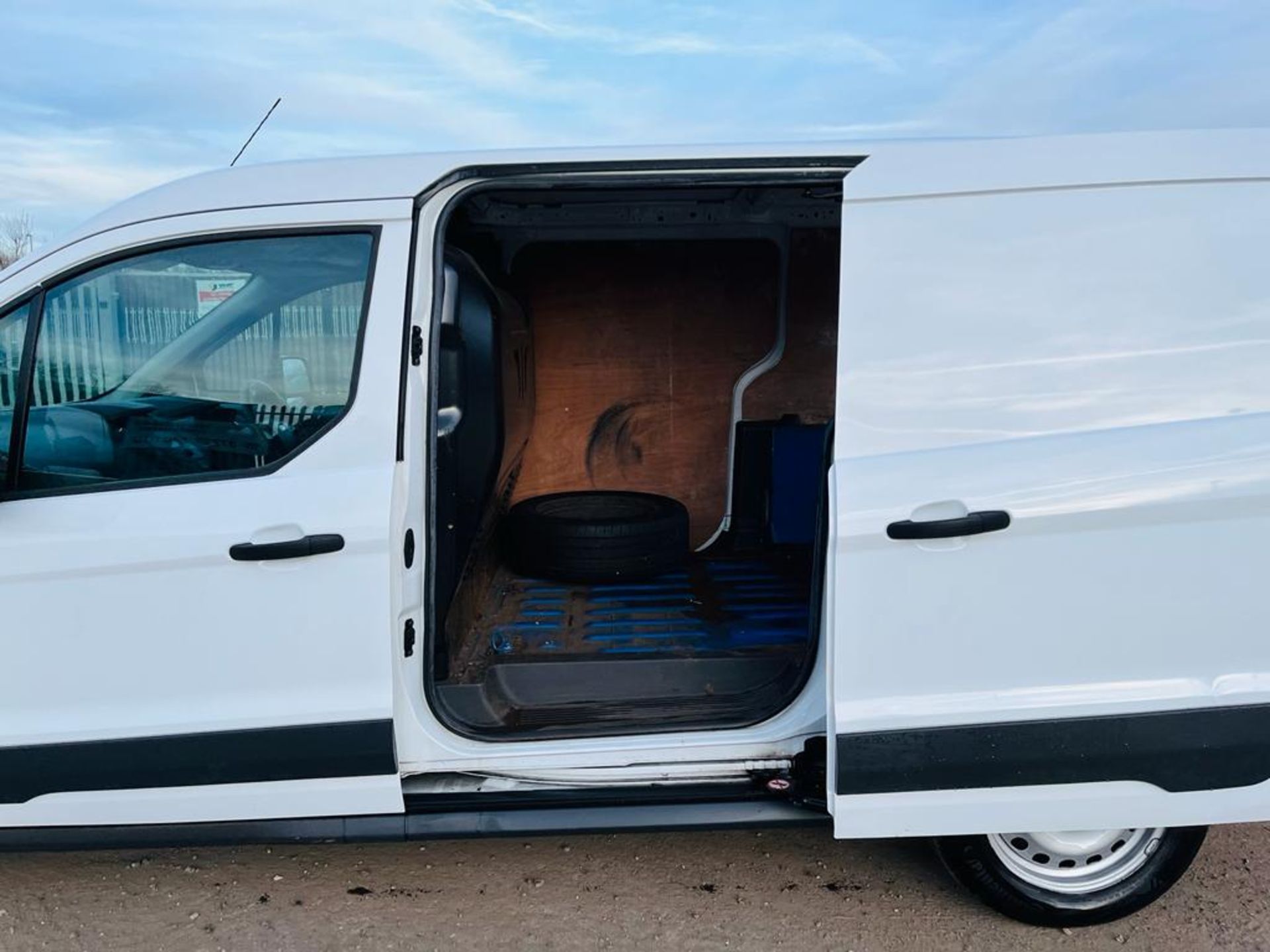 ** ON SALE ** Ford Transit Connect TDCI 75 210 1.5 2018 '18 Reg' ULEZ Compliant -Bluetooth Handsfree - Image 6 of 28