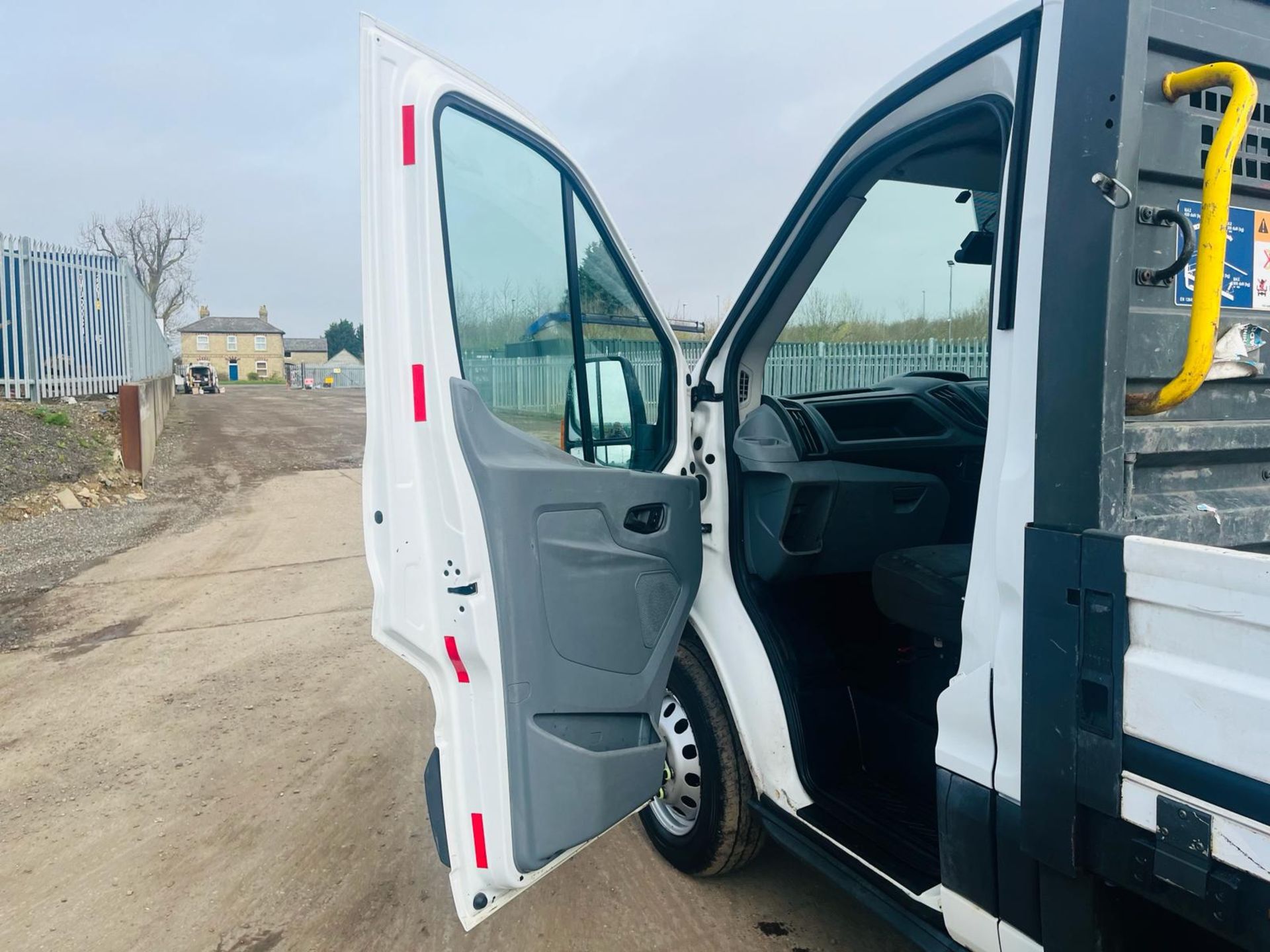 ** ON SALE ** Ford Transit 350 2.0 Tdci 130 Ecoblue Tipper L4H1 2019 '19 Reg'-ULEZ Compliant-Tow Bar - Image 22 of 24