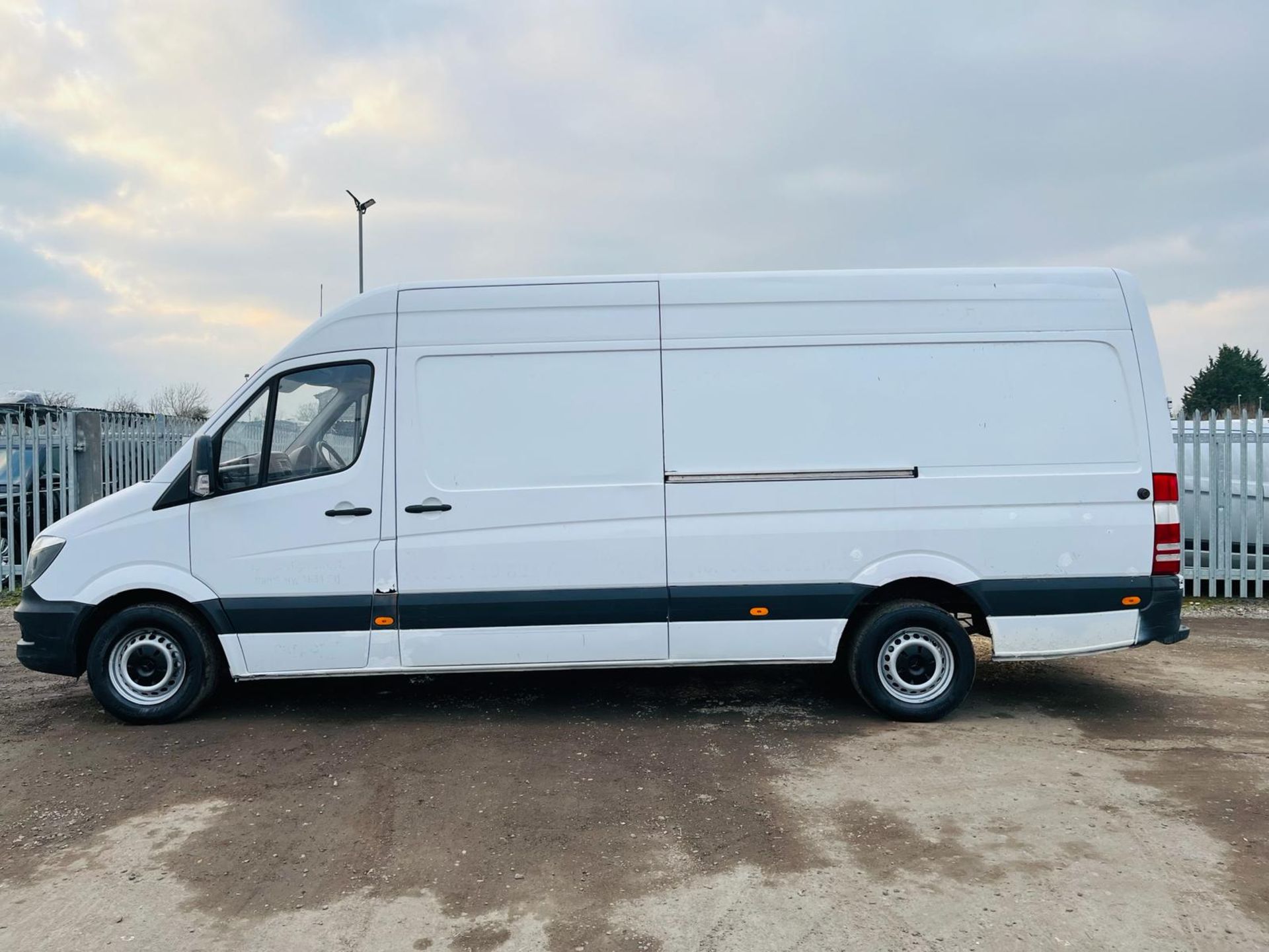 ** ON SALE ** Mercedes Benz Sprinter 2.1 313 CDI 3.5T L3 H3 2015 '15 Reg' Only 116,972 Miles - Image 4 of 28