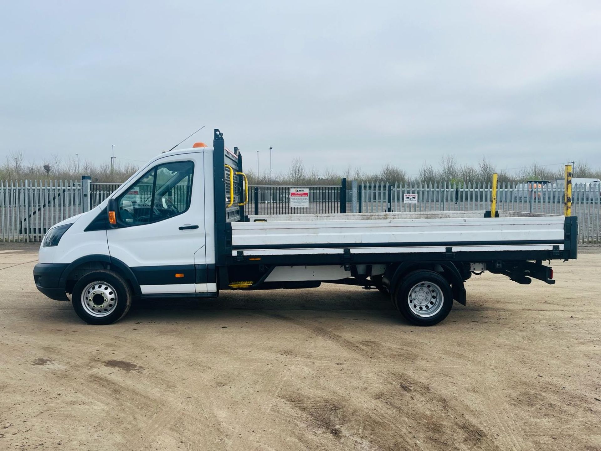 ** ON SALE ** Ford Transit 350 2.0 Tdci 130 Ecoblue Tipper L4H1 2019 '19 Reg'-ULEZ Compliant-Tow Bar - Image 4 of 24