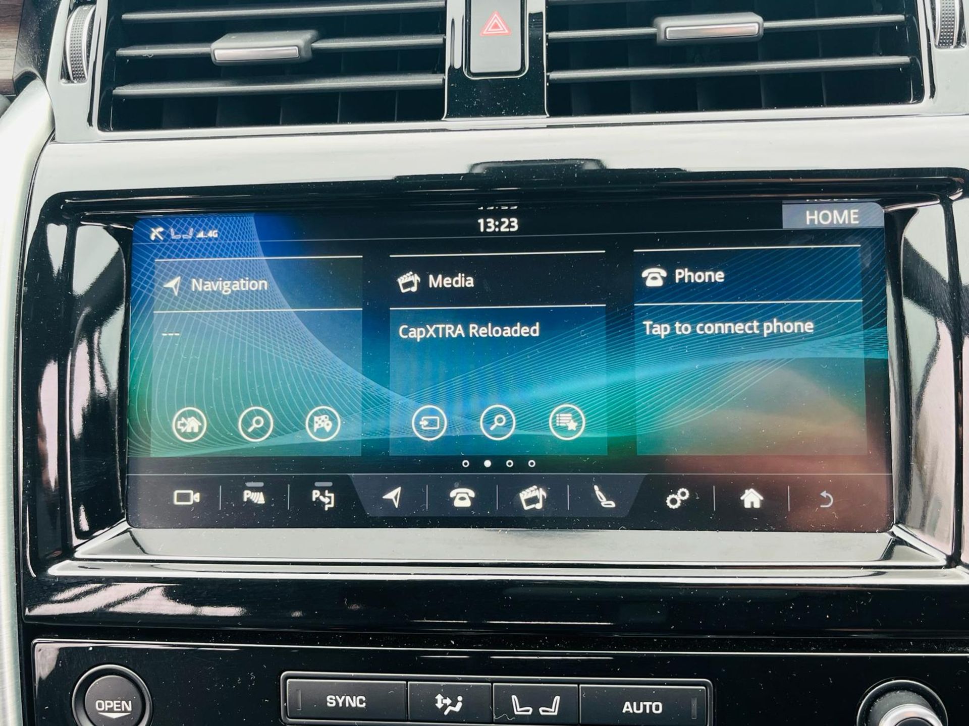 Land Rover Discovery SD4 HSE Edition 4WD Auto 2019 '19 Reg' Commercial - Sat Nav - A/C - Image 21 of 33