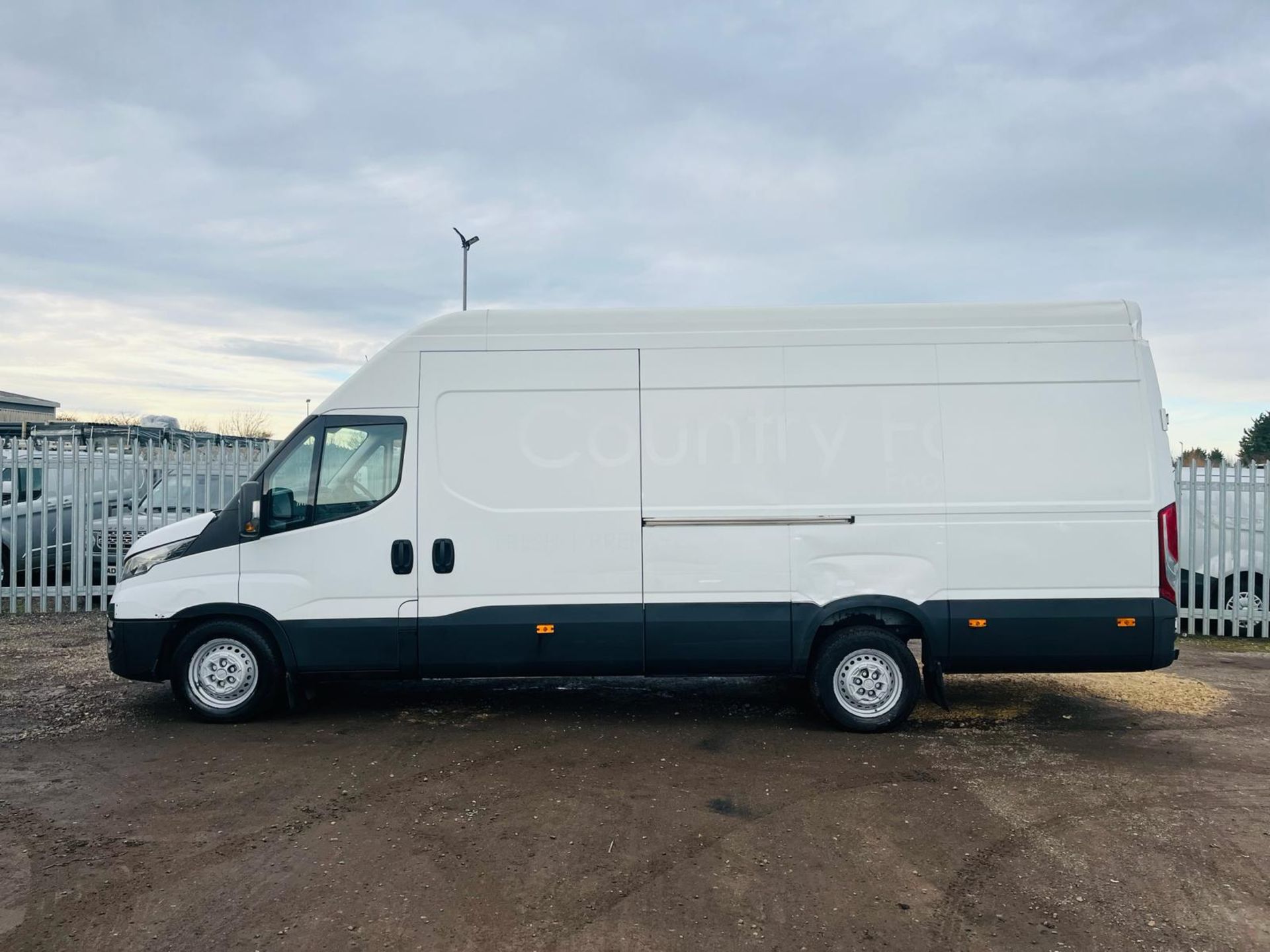 ** ON SALE ** Iveco Daily 2.3 HD 35S13 L3 H3 2017'17 Reg' Fridge/Freezer Unit - **RARE** - Image 4 of 28