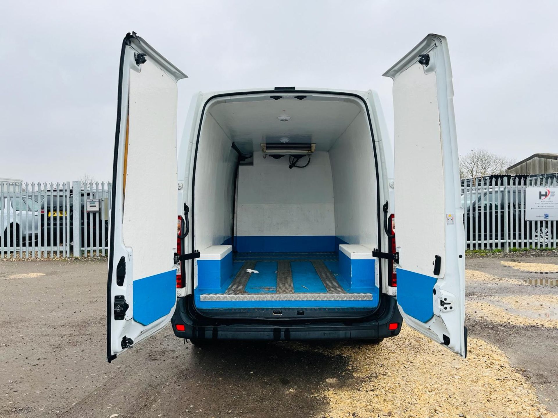 ** ON SALE ** Renault Master 125.35 Fridge/Freezer L3H2-ULEZ Compliant-1 Former Keeper - Image 11 of 29