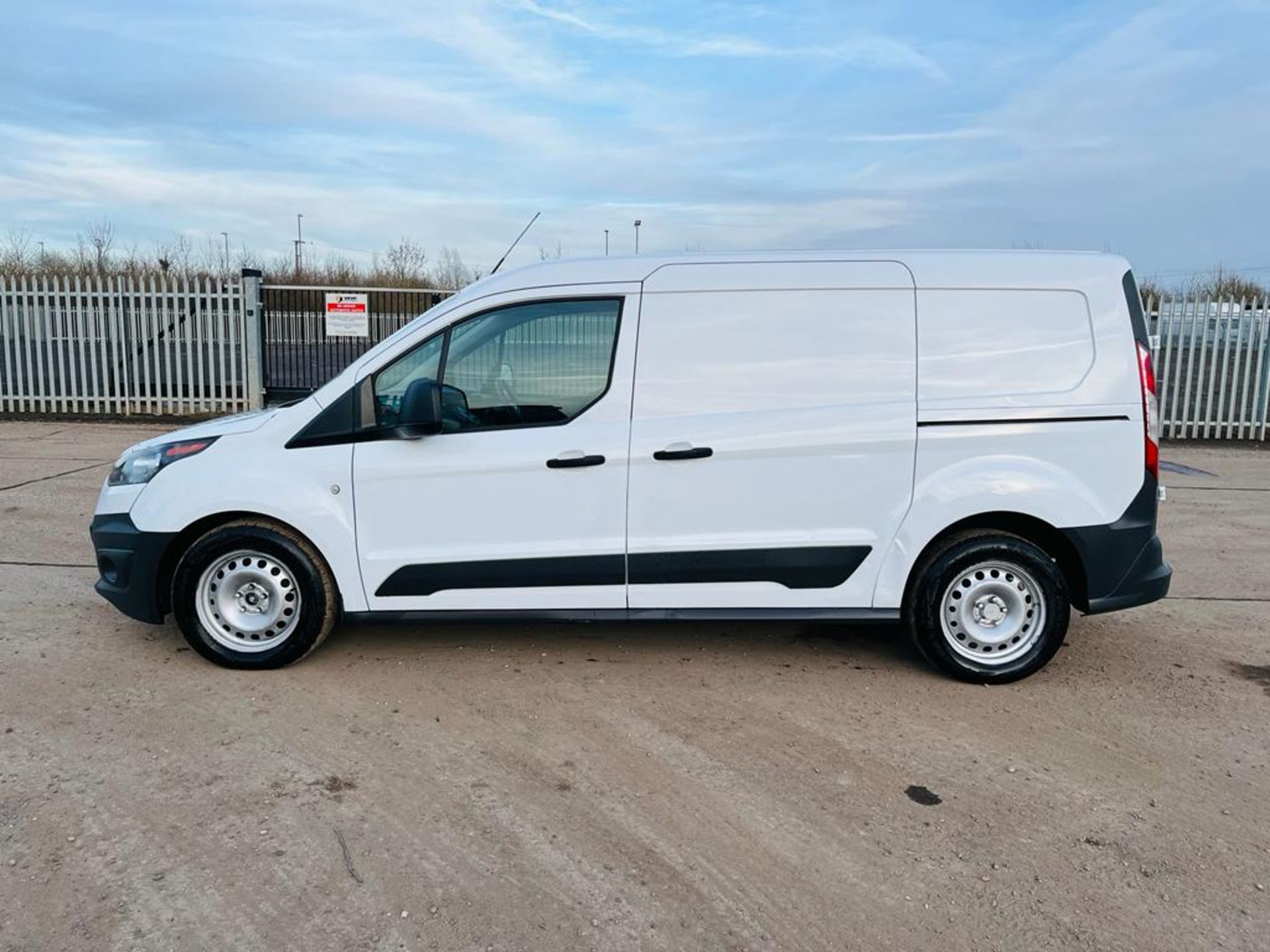 ** ON SALE ** Ford Transit Connect TDCI 75 210 1.5 2018 '18 Reg' ULEZ Compliant -Bluetooth Handsfree - Image 4 of 28