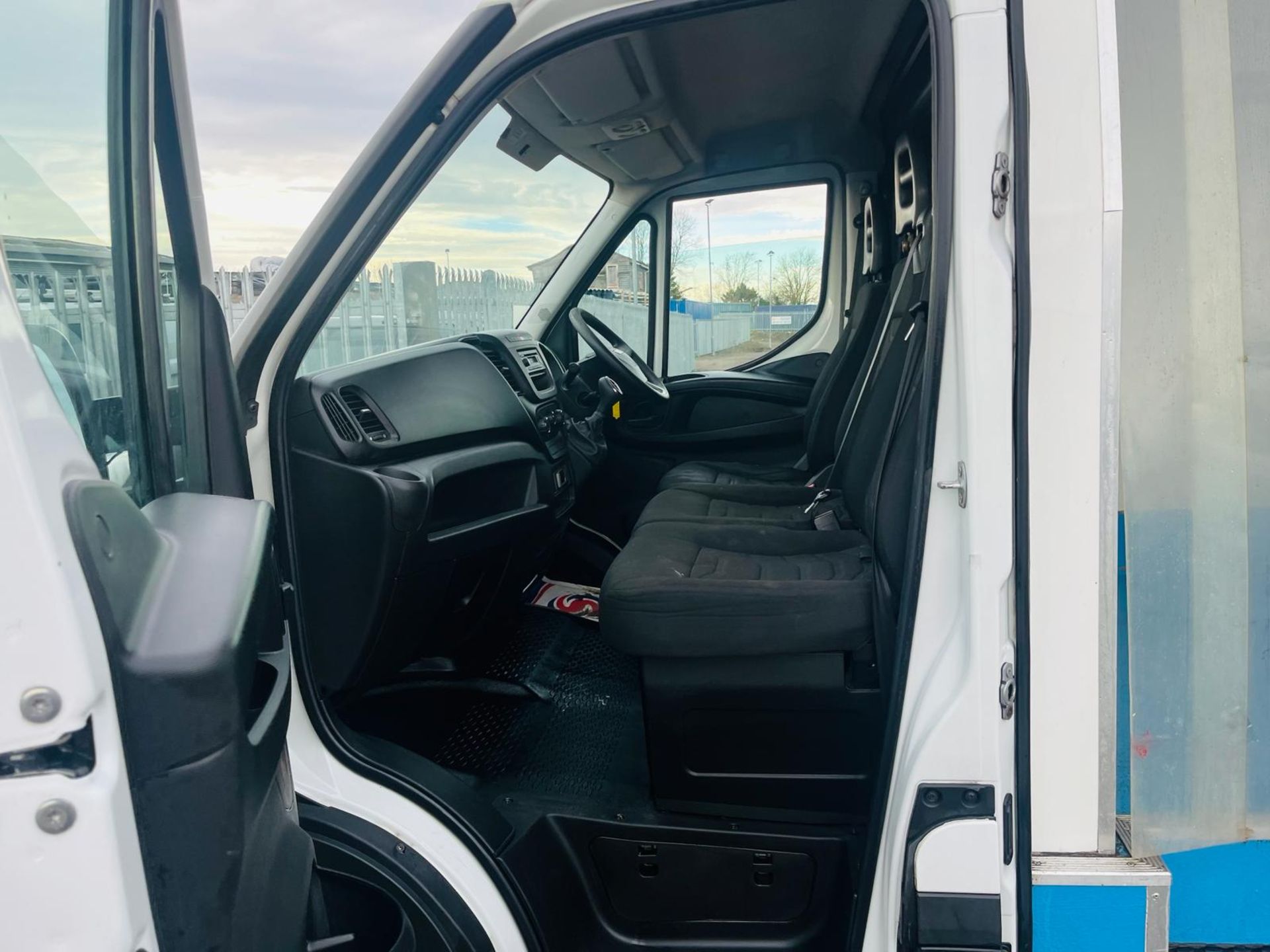 ** ON SALE ** Iveco Daily 2.3 HD 35S13 L3 H3 2017'17 Reg' Fridge/Freezer Unit - **RARE** - Bild 25 aus 28