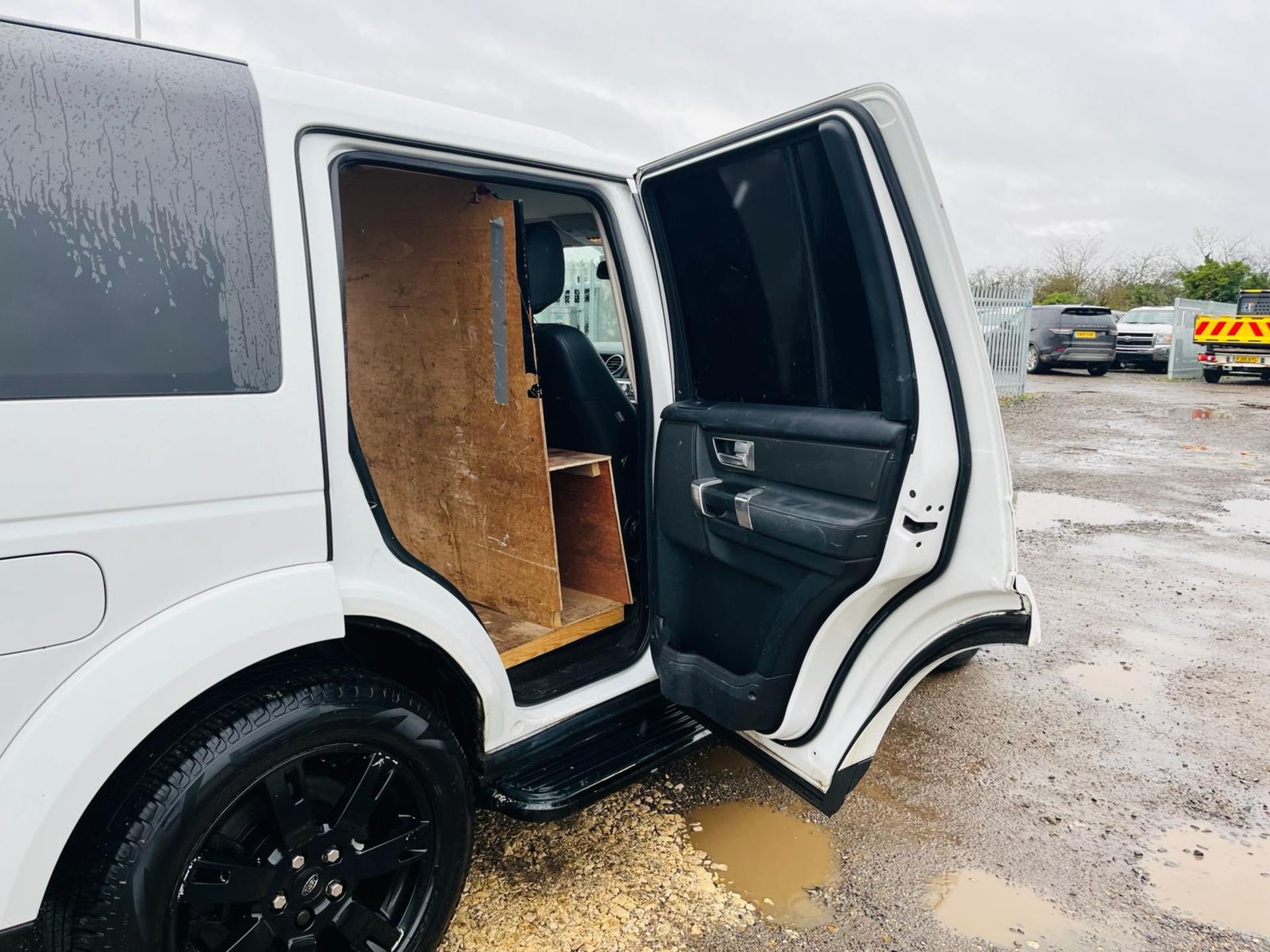 ** ON SALE ** Land Rover Discovery 4 255 SDV6 3.0 2012 '62 Reg' - Alloy Wheels - A/C - Tow Bar - Image 28 of 32