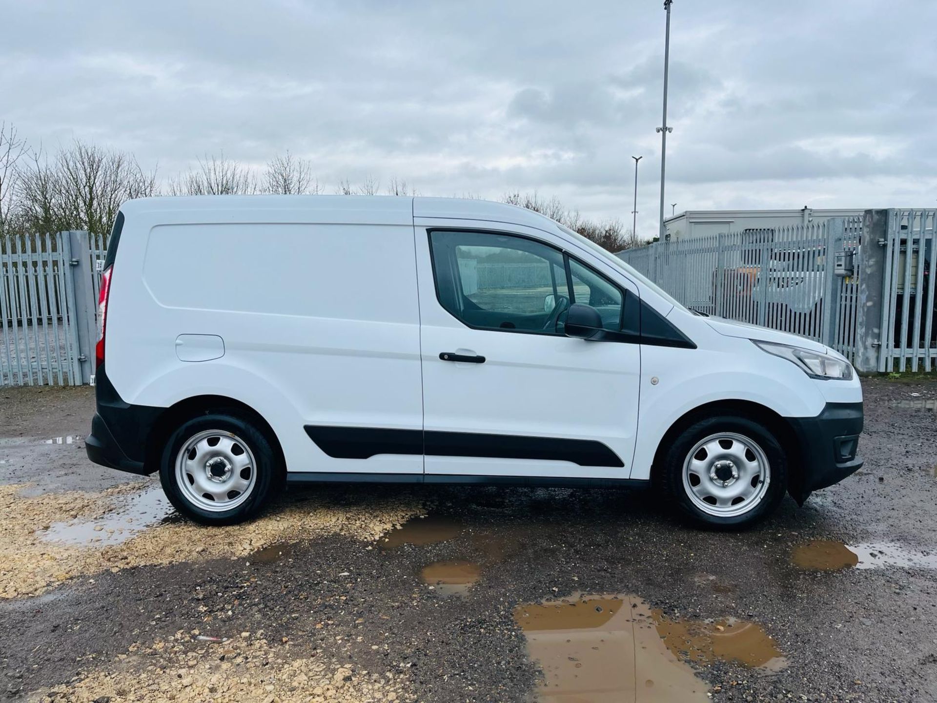 Ford Transit Connect 1.5 Ecoblue Leader 100 200 L1 H1 2020 '69 Reg' -ULEZ Compliant -1 Former Owner - Image 13 of 27