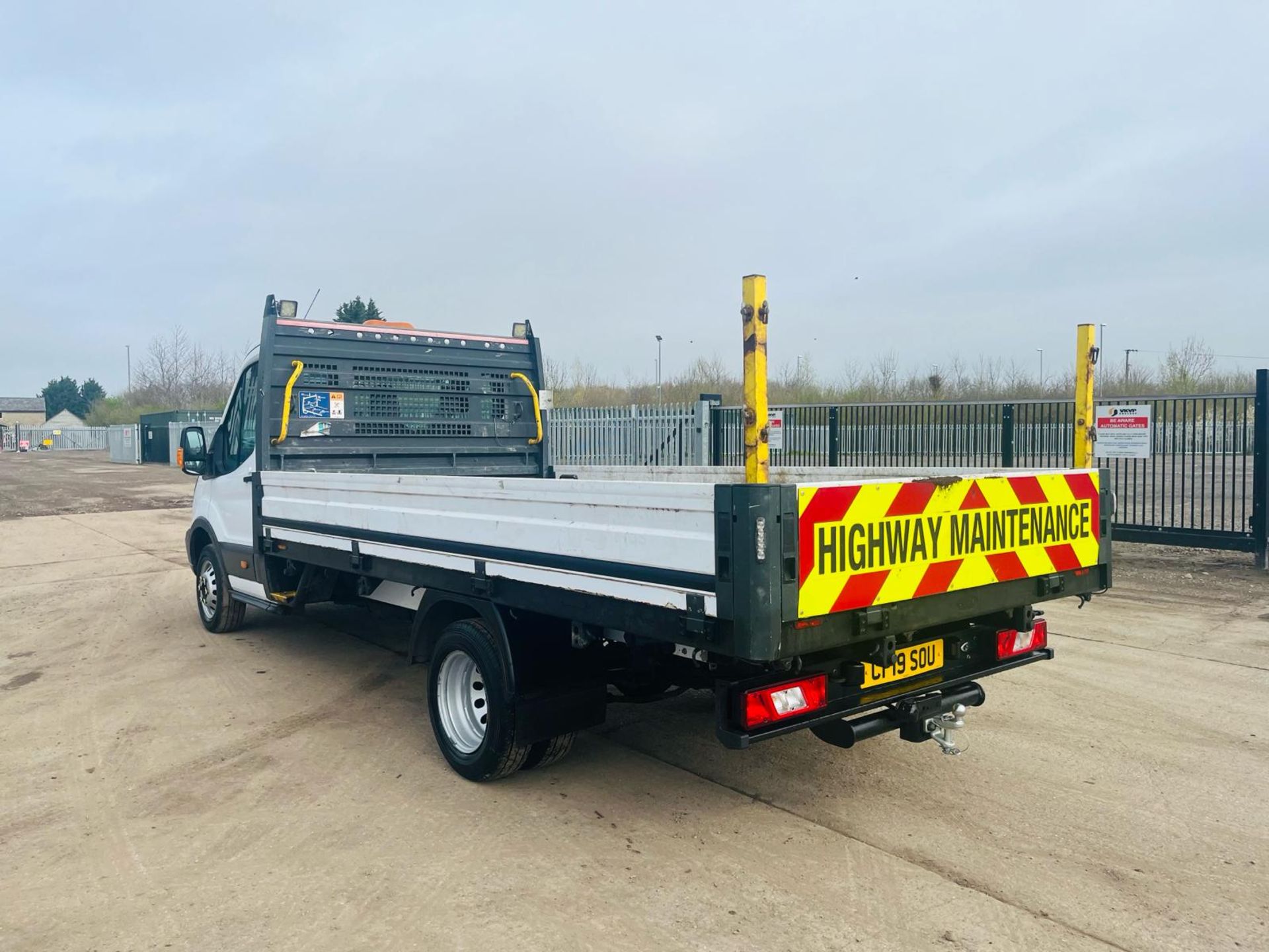 ** ON SALE ** Ford Transit 350 2.0 Tdci 130 Ecoblue Tipper L4H1 2019 '19 Reg'-ULEZ Compliant-Tow Bar - Image 5 of 24