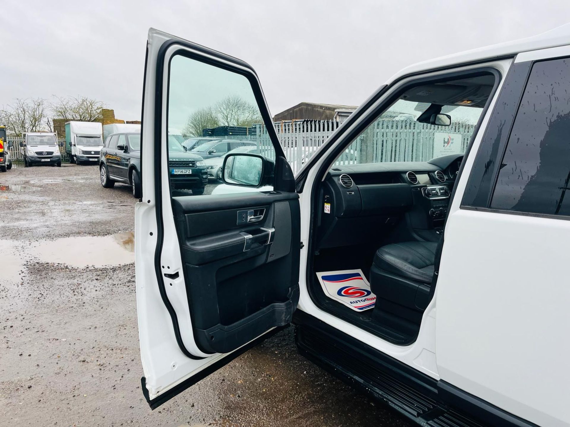 ** ON SALE ** Land Rover Discovery 4 255 SDV6 3.0 2012 '62 Reg' - Alloy Wheels - A/C - Tow Bar - Image 20 of 32