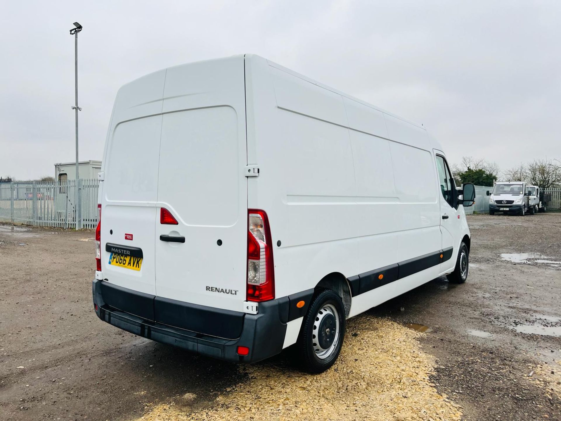 ** ON SALE ** Renault Master 125.35 Fridge/Freezer L3H2-ULEZ Compliant-1 Former Keeper - Image 13 of 29