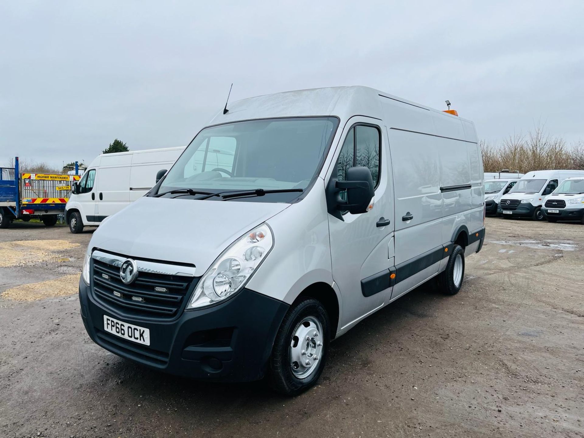 Vauxhall Movano 2.3 CDTI RWD B/T 136 E/F HD L4 H2 2017 '66 Reg' Twin Rear Axle-Sat Nav- RARE 3.5 Ton - Bild 3 aus 27