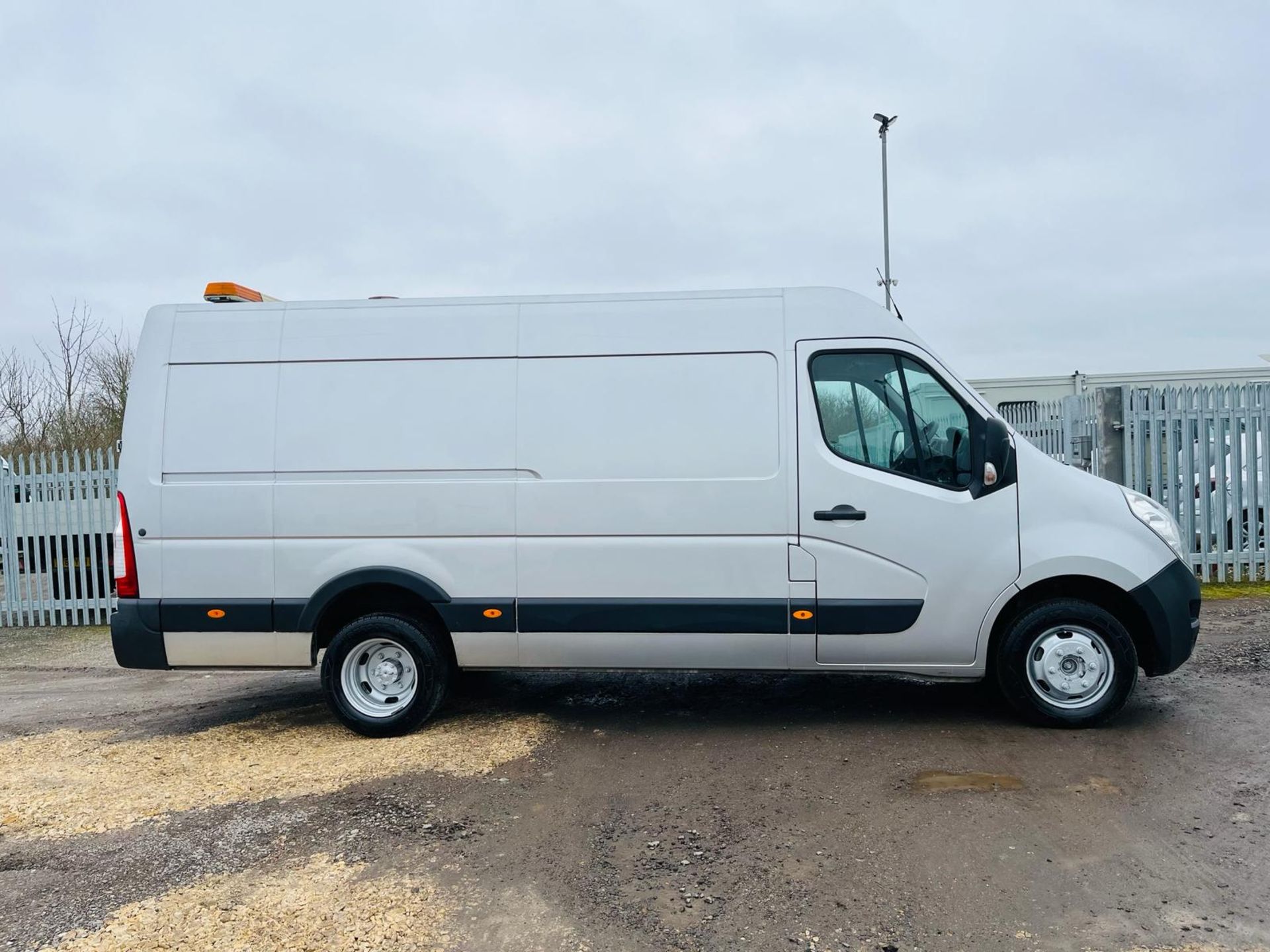 Vauxhall Movano 2.3 CDTI RWD B/T 136 E/F HD L4 H2 2017 '66 Reg' Twin Rear Axle-Sat Nav- RARE 3.5 Ton - Bild 13 aus 27