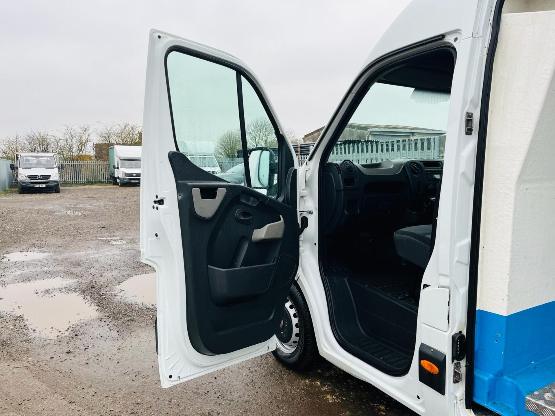 ** ON SALE ** Renault Master 125.35 Fridge/Freezer L3H2-ULEZ Compliant-1 Former Keeper - Image 27 of 29