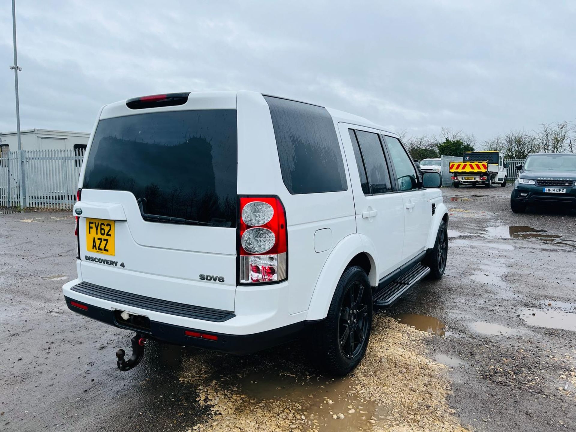 ** ON SALE ** Land Rover Discovery 4 255 SDV6 3.0 2012 '62 Reg' - Alloy Wheels - A/C - Tow Bar - Image 10 of 32