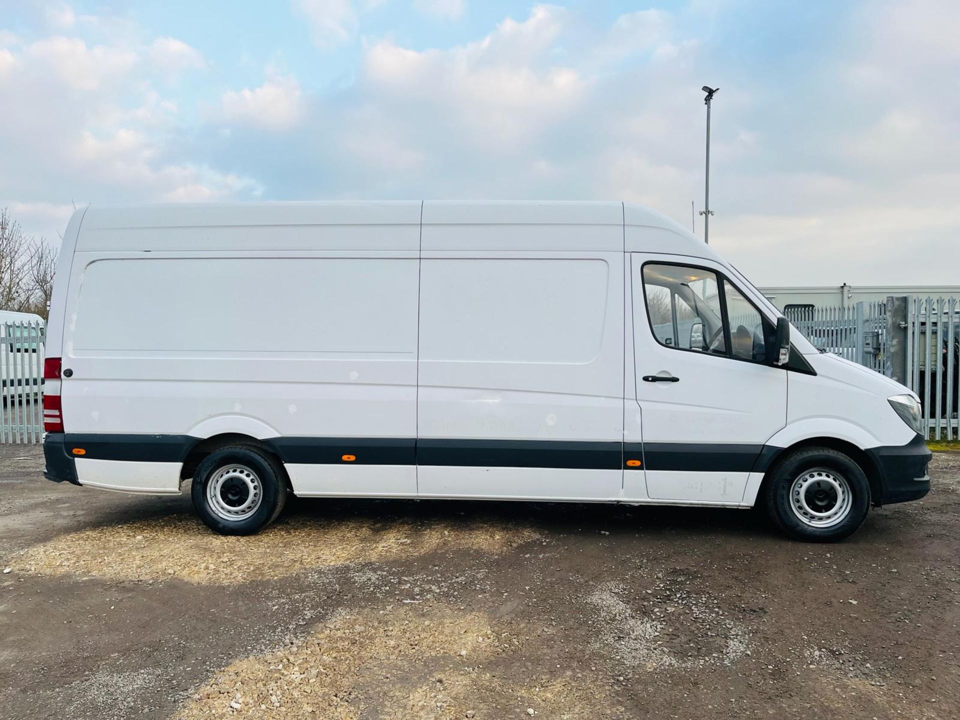 ** ON SALE ** Mercedes Benz Sprinter 2.1 313 CDI 3.5T L3 H3 2015 '15 Reg' Only 116,972 Miles - Image 14 of 28
