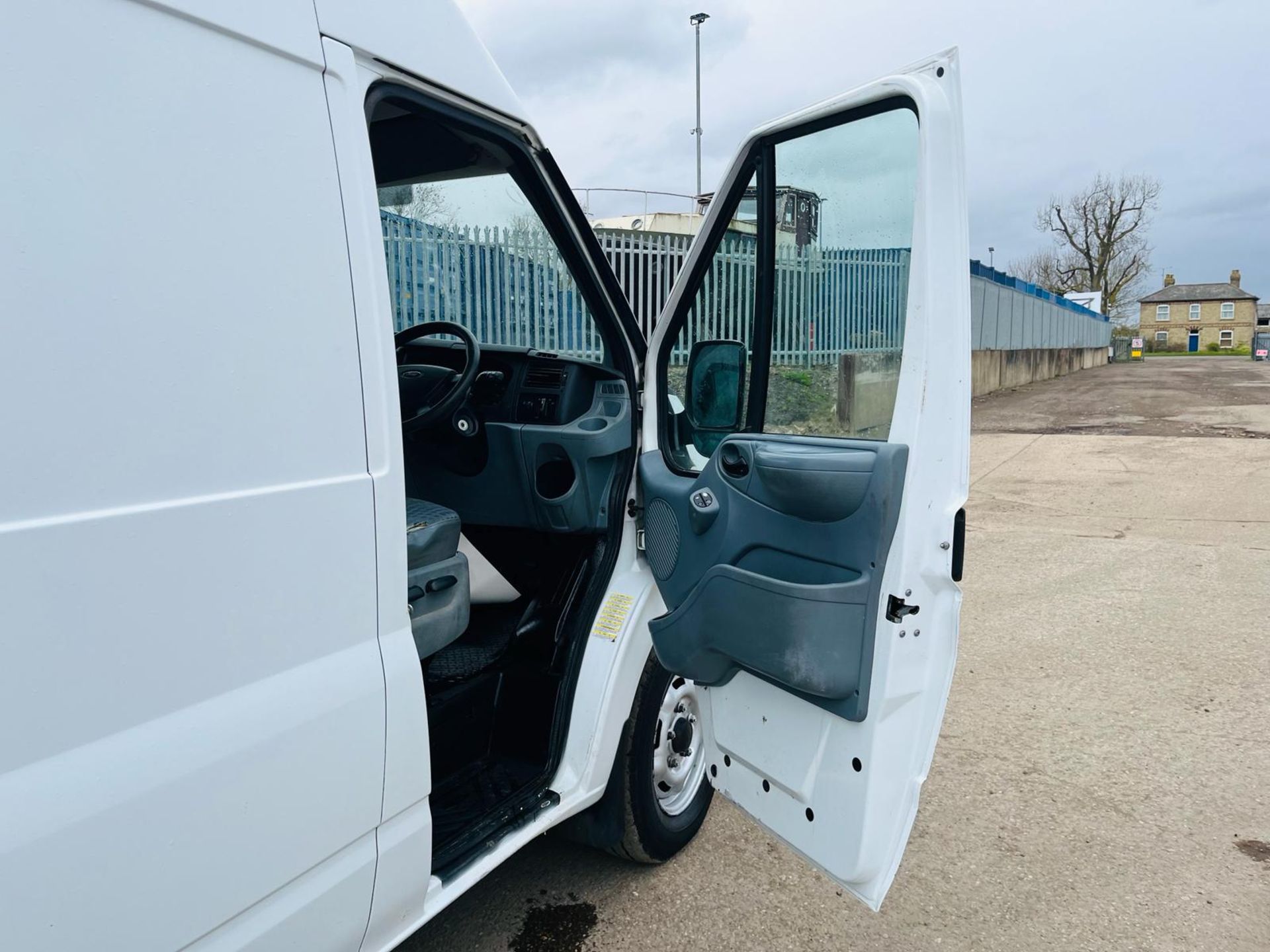 Ford Transit 350 RWD 2.2 TDCI 100 L3H3 PanelVan 2013 '63 Reg' -Bluetooth Handsfree -CD Player - Image 14 of 27