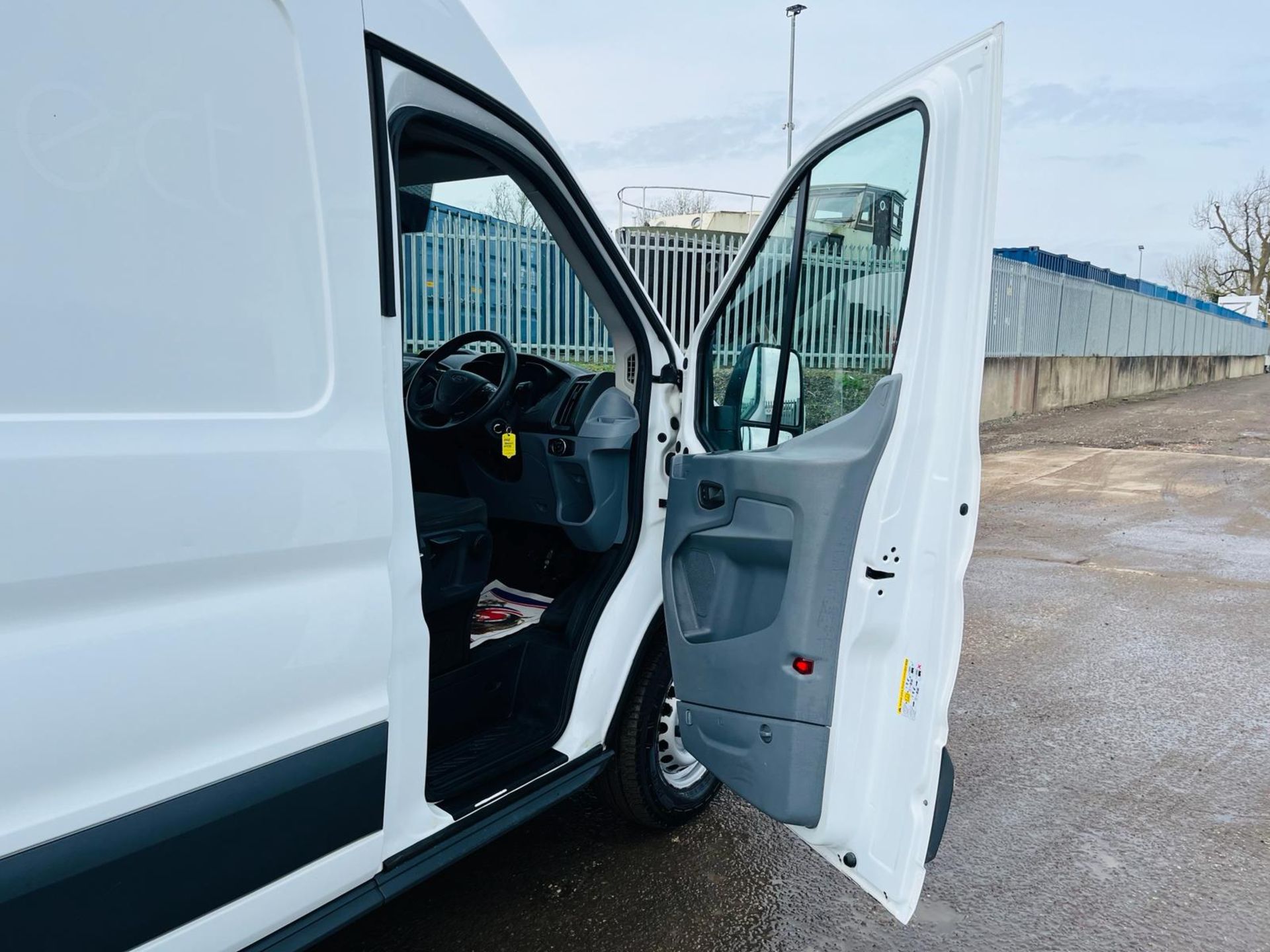 ** ON SALE ** Ford Transit 350 RWD 2.0 TDCI Ecoblue 130 H3L3 PanelVan- ULEZ Complaint -Bluetooth - Image 14 of 27