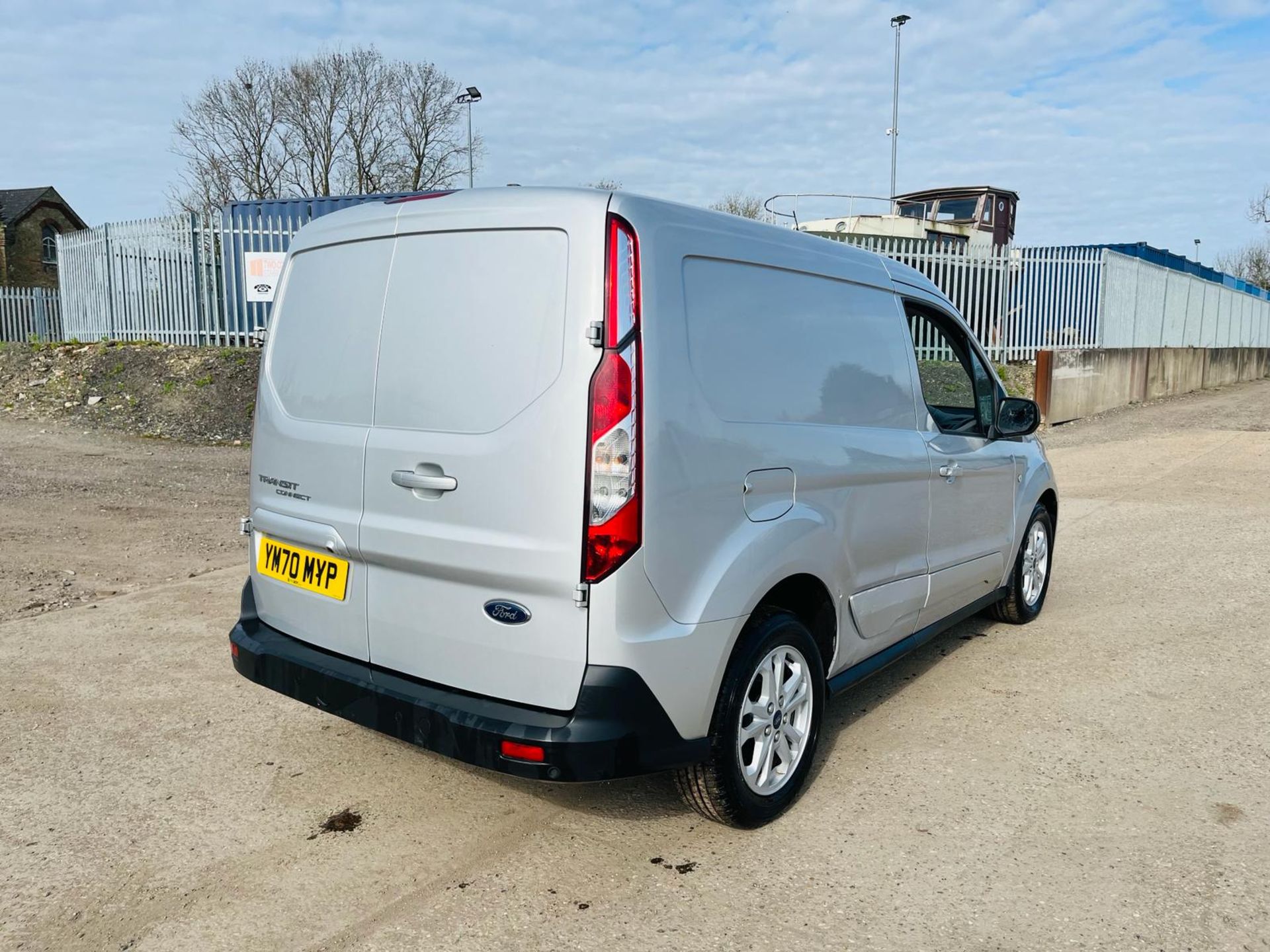 Ford Transit Connect 1.5 TDCI L1H1-2020 '70 Reg'- 1 Previous Owner -Alloy Wheels -Sat Nav - A/C - Image 12 of 28