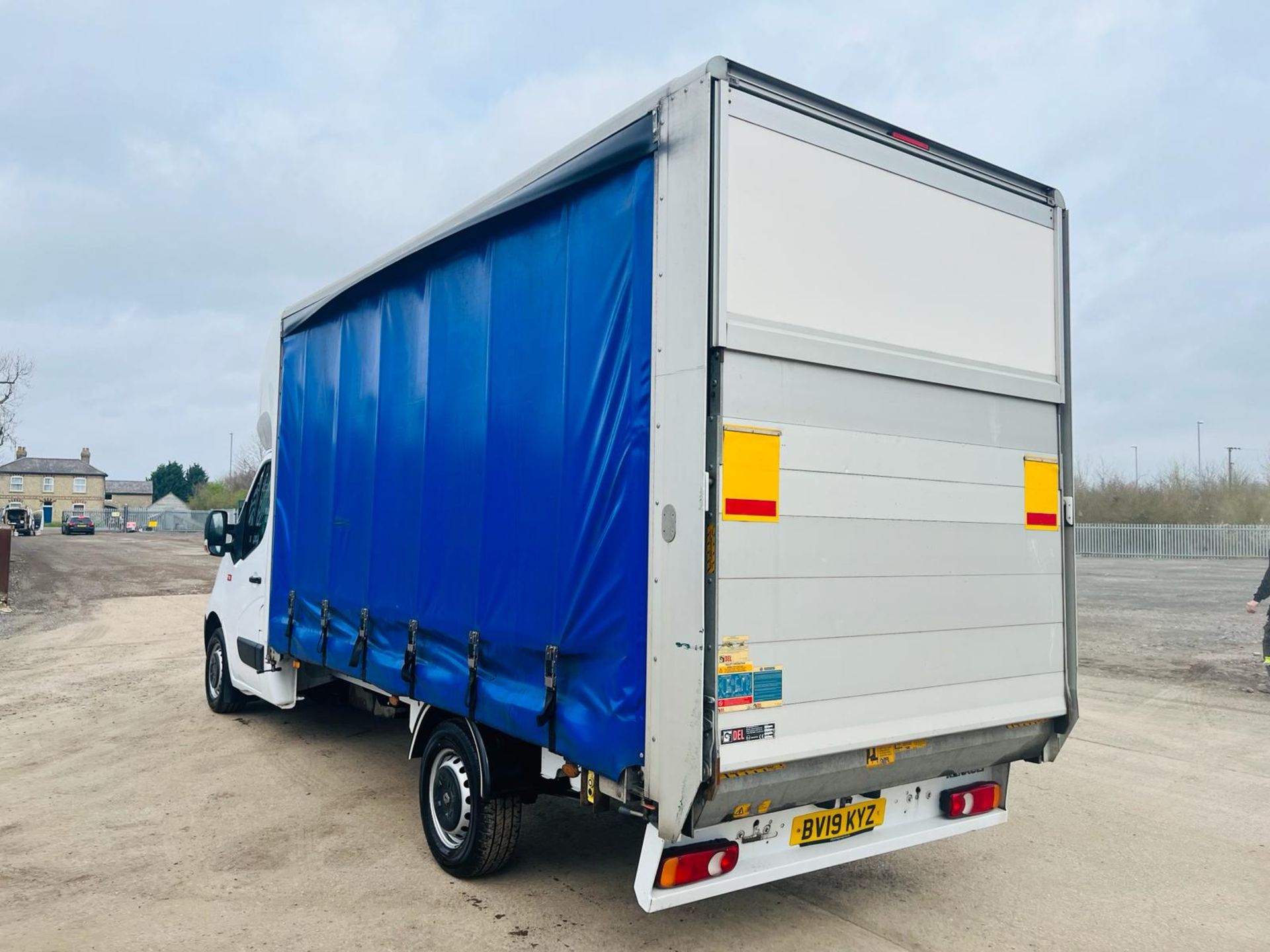 ** ON SALE **Renault Master 2.3 DCI 145 3.5T Comfort L3 Curtain Side -2019 '19 Reg'- ULEZ Compliant - Image 5 of 27