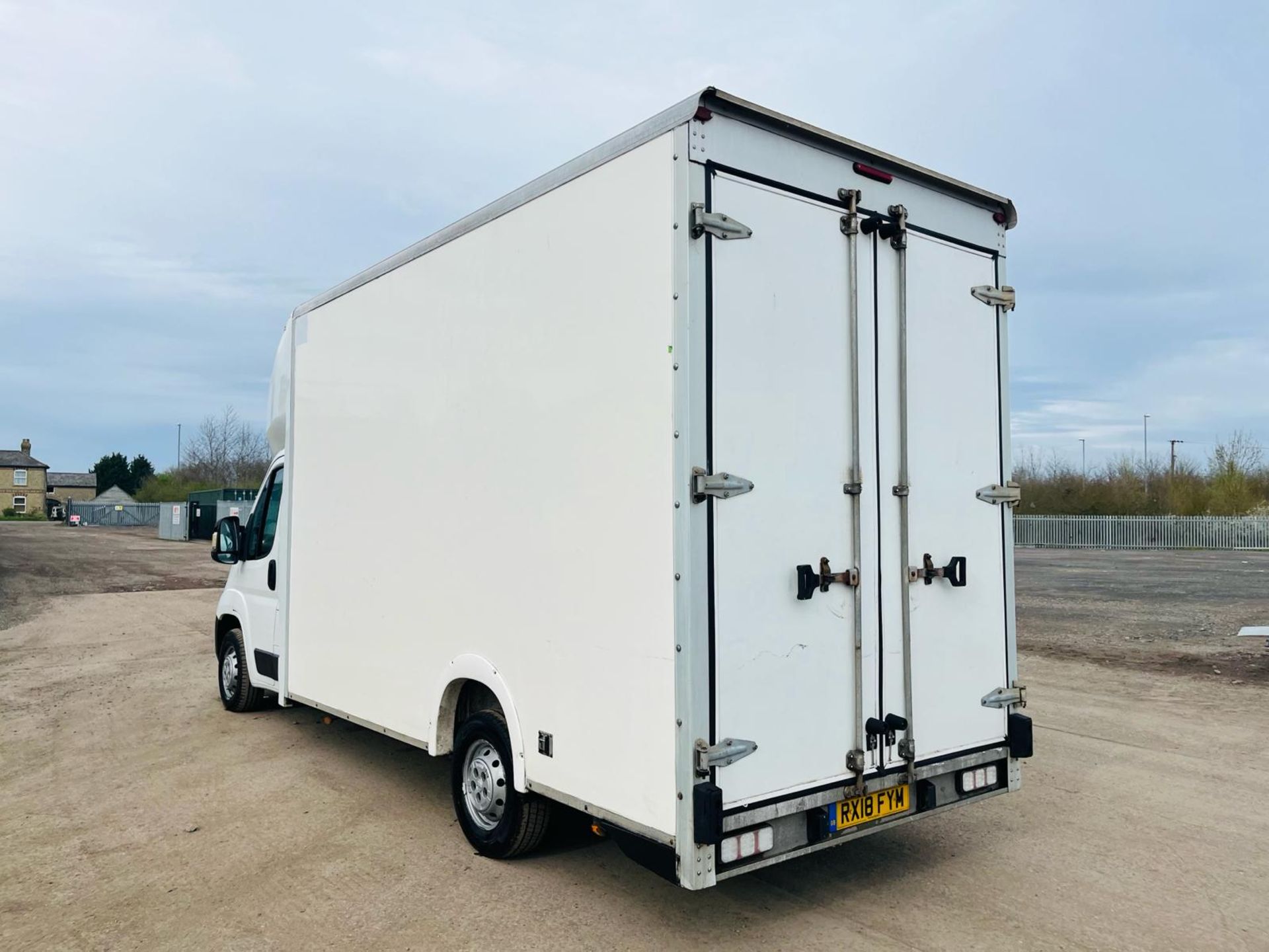 ** ON SALE ** Peugeot Boxer Low Loader 335 BlueHDI 160 2.0 L3 2018 '18 Reg'- A/C -ULEZ Compliant - Image 5 of 23