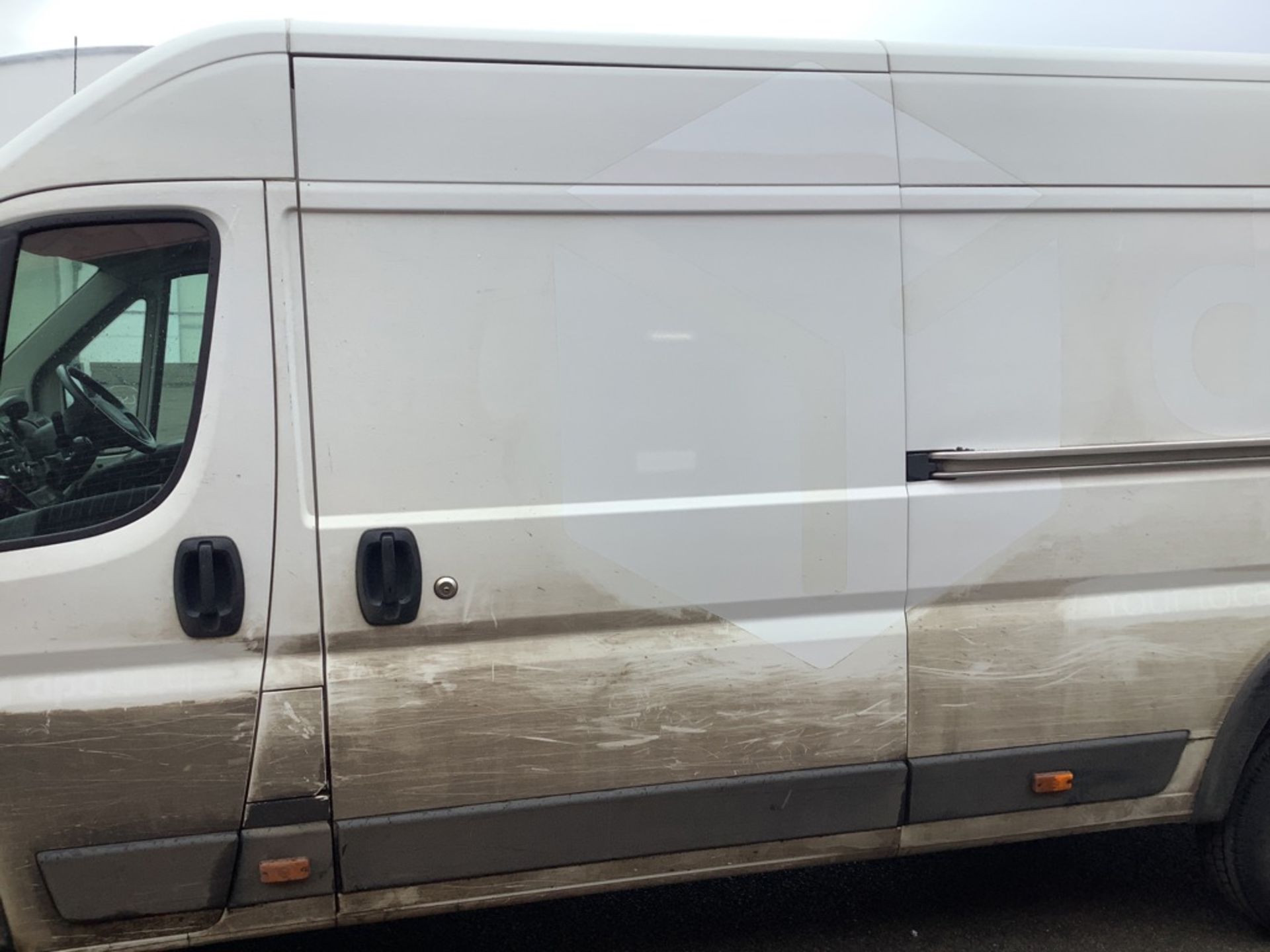 Peugeot Boxer Professional 435 BlueHDI 140 2.2 L4 H2 2019 '69 Reg' - A/C -ULEZ Compliant -Bluetooth - Image 3 of 9